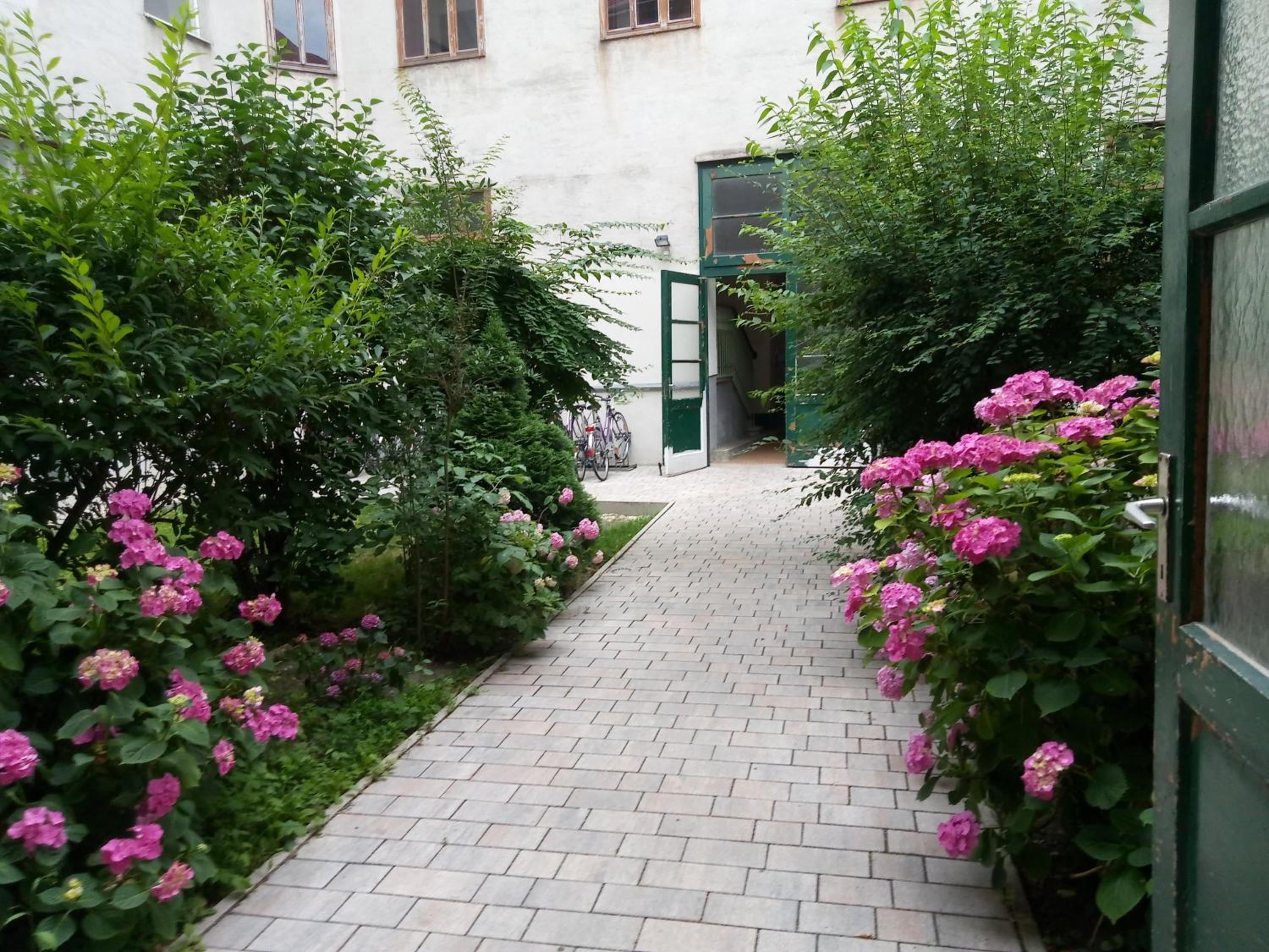 Central Garden Apartments