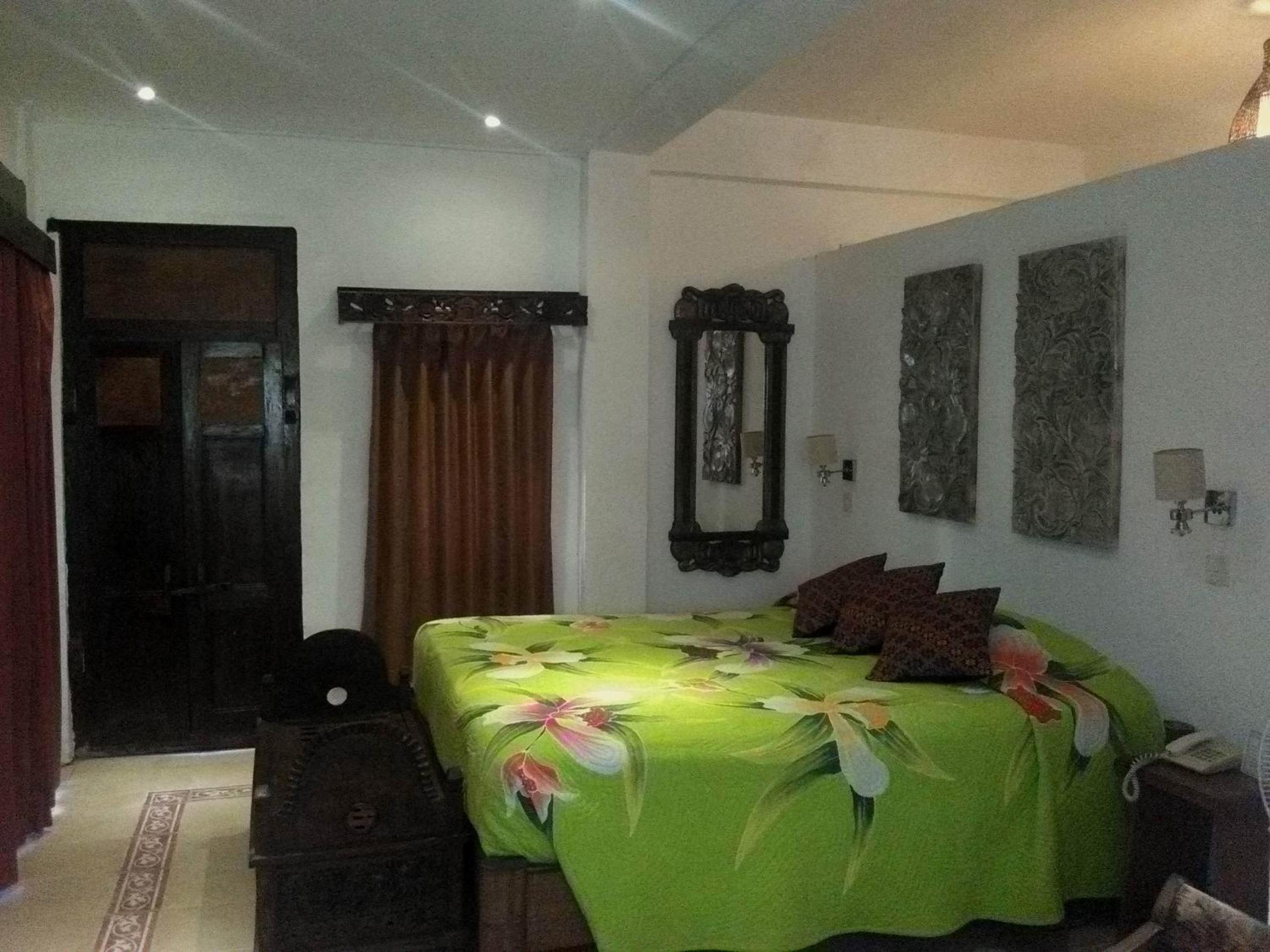 Gazebo Beach Hotel