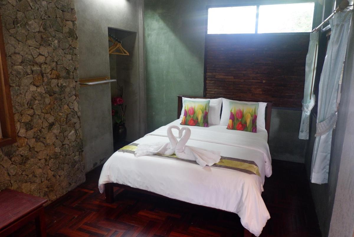 Phang-nga cottage view 4