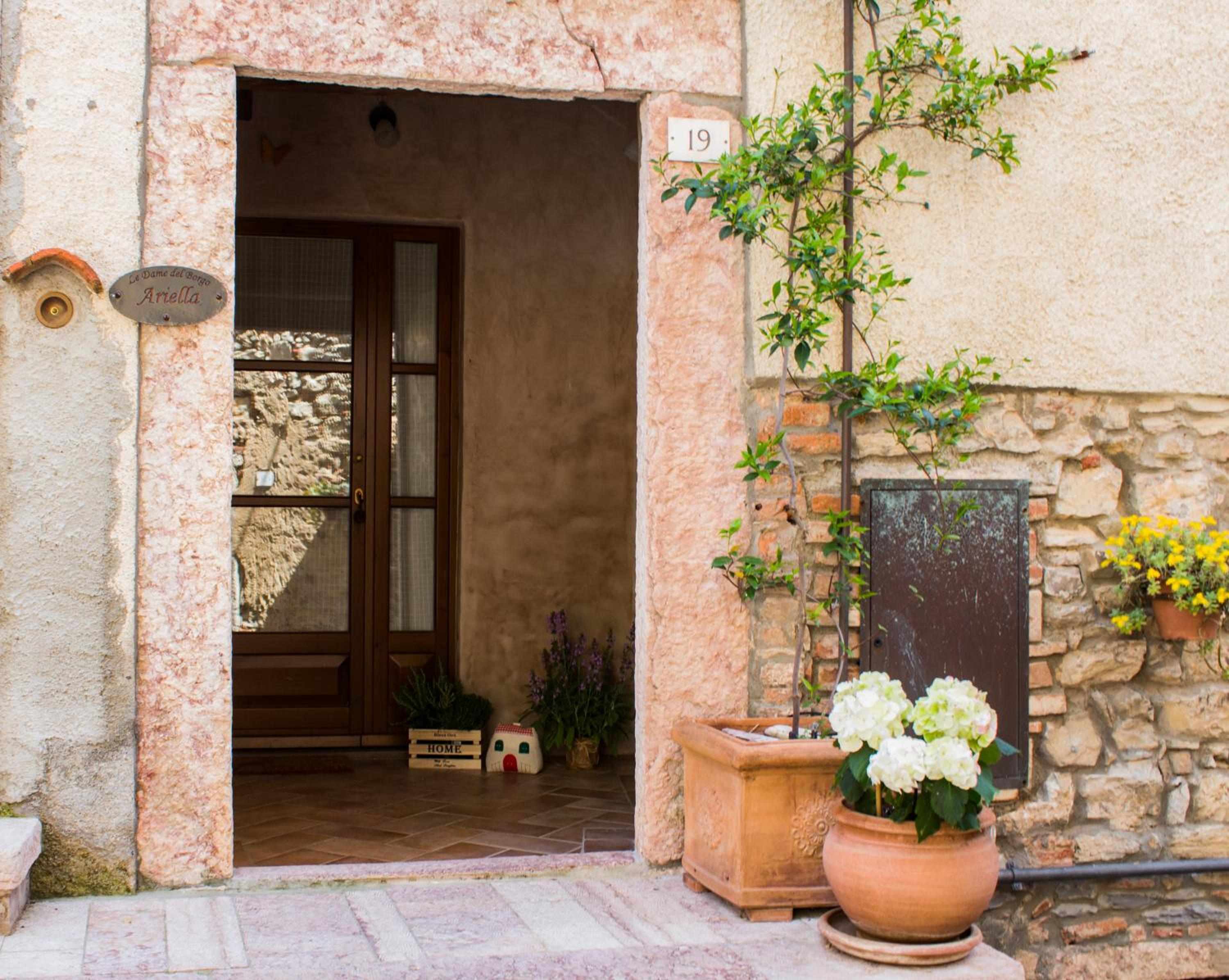 Le Dame del Borgo