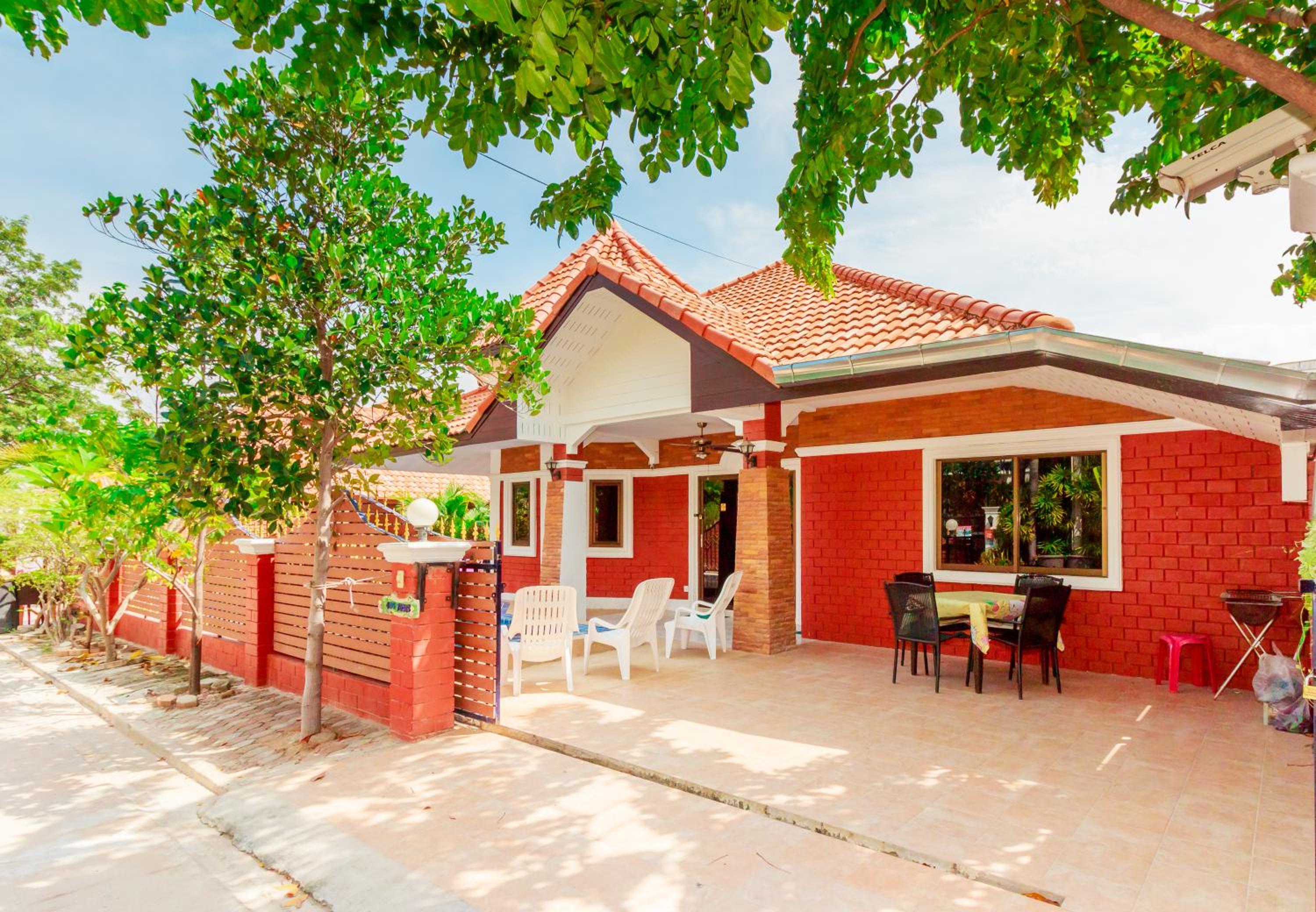 GARDEN VILLA - PATTAYA HOLIDAY HOUSE WALKING STREET 4 bedrooms