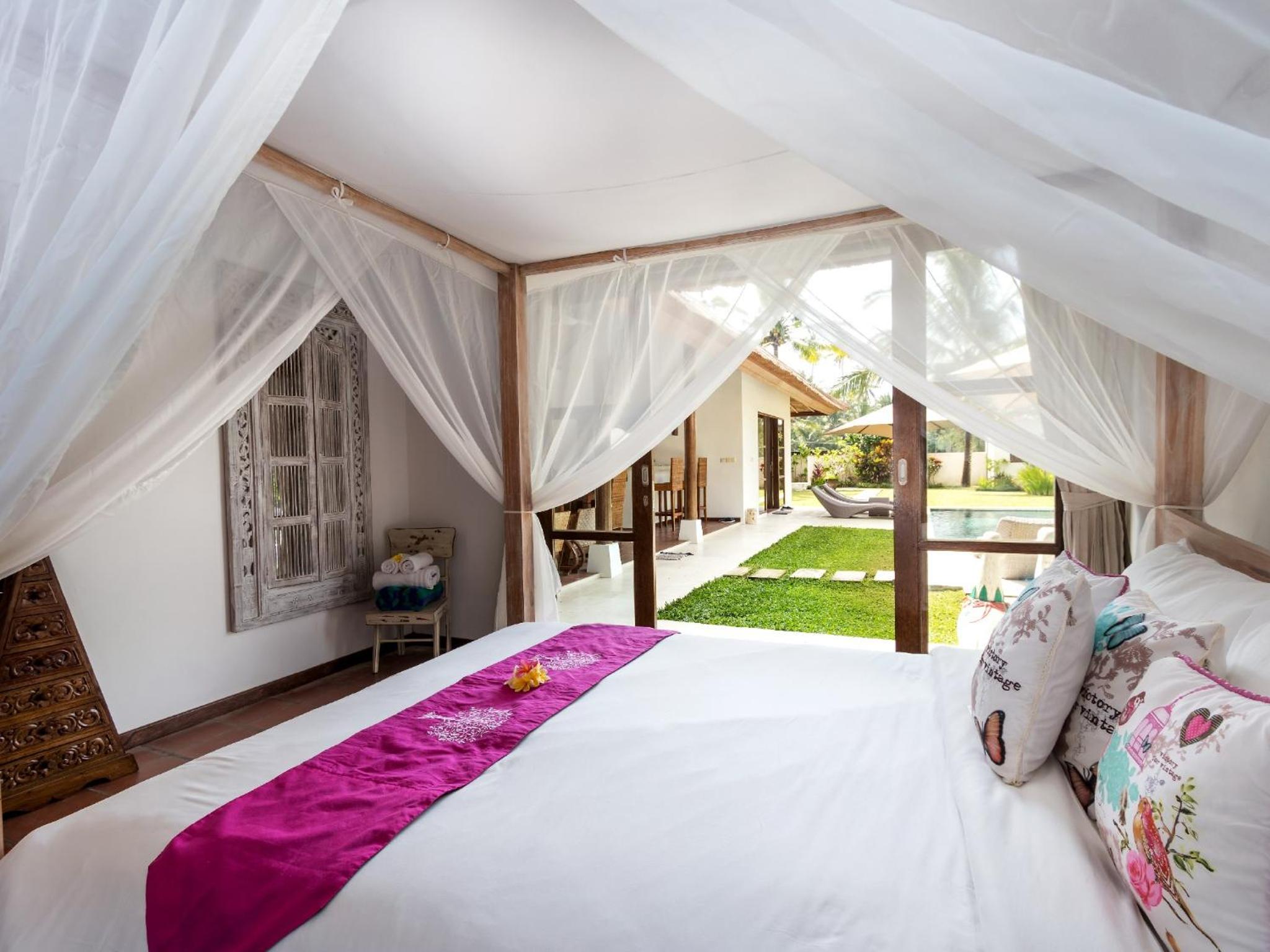 Villa Candi Kecil Tujuh by Villa Finder