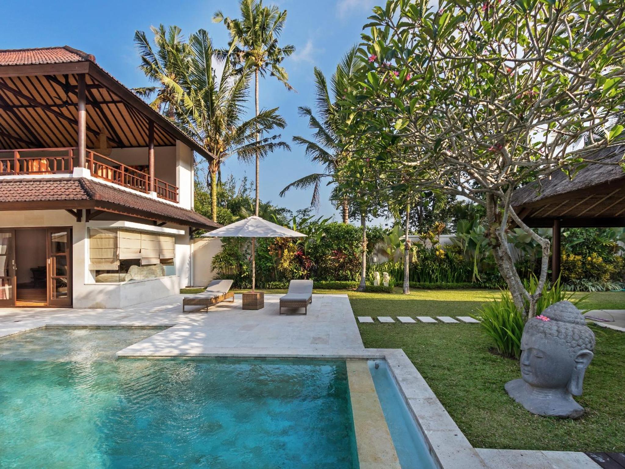 Villa Candi Kecil Tujuh by Villa Finder