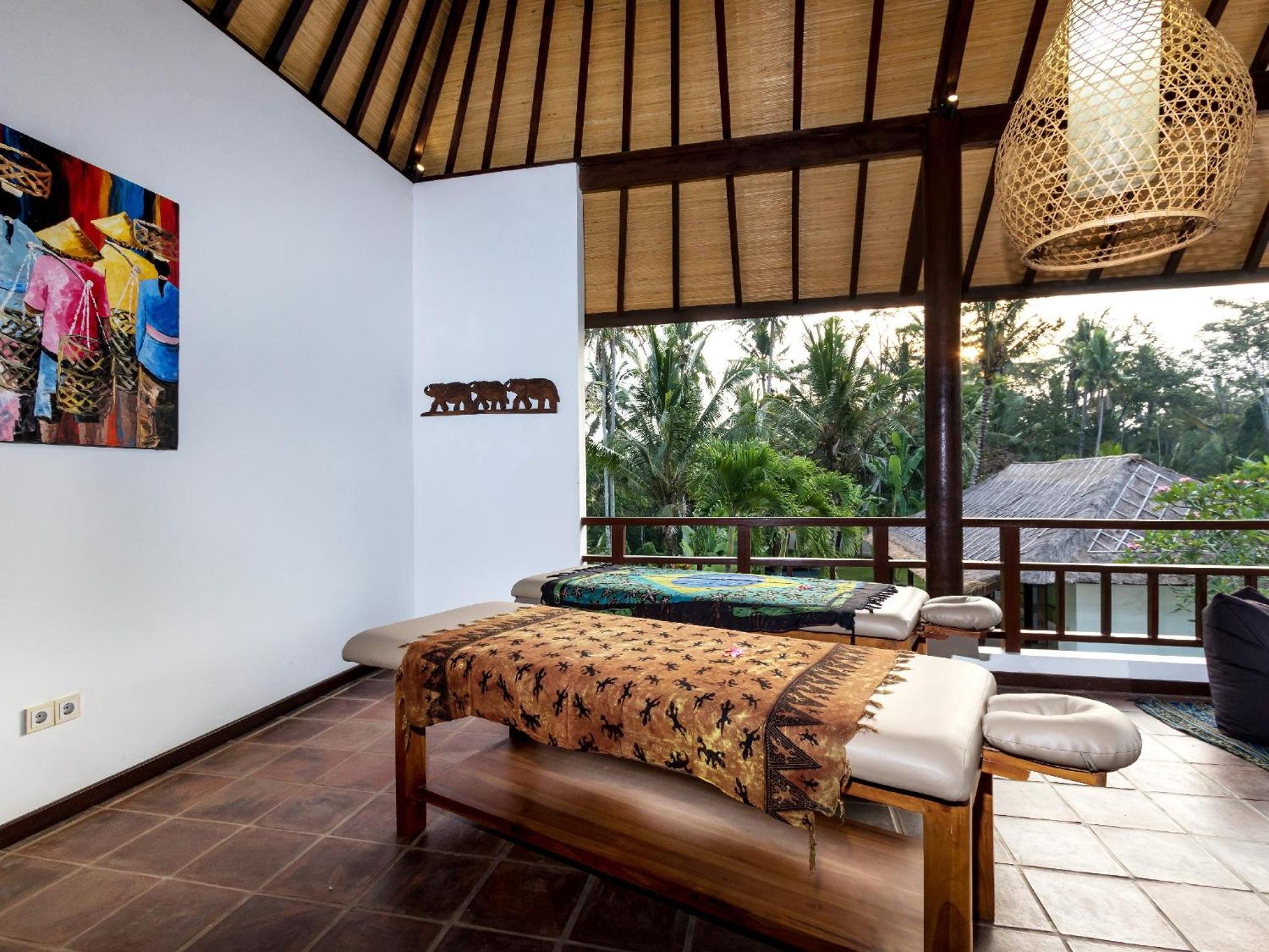 Villa Candi Kecil Tujuh by Villa Finder
