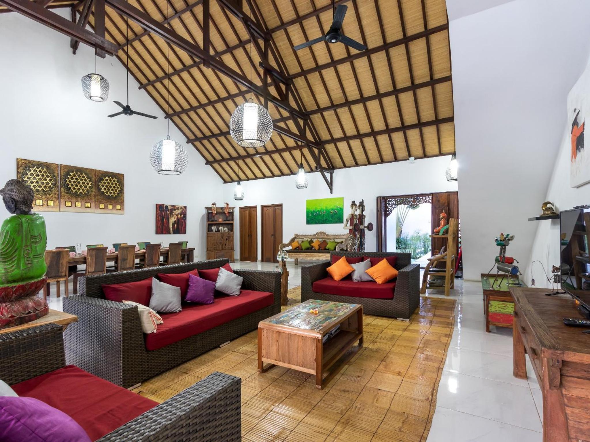Villa Candi Kecil Tujuh by Villa Finder