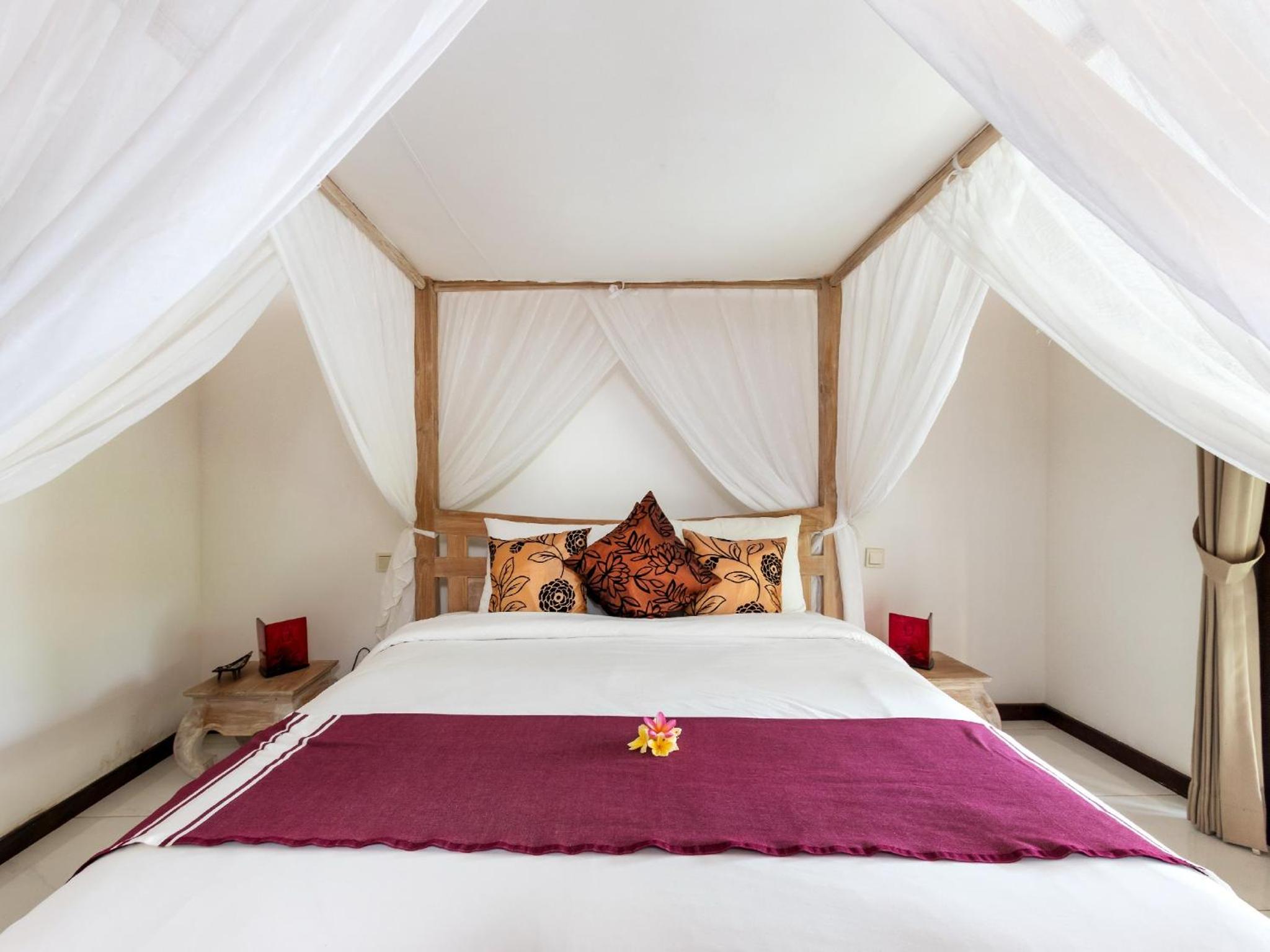 Villa Candi Kecil Tujuh by Villa Finder