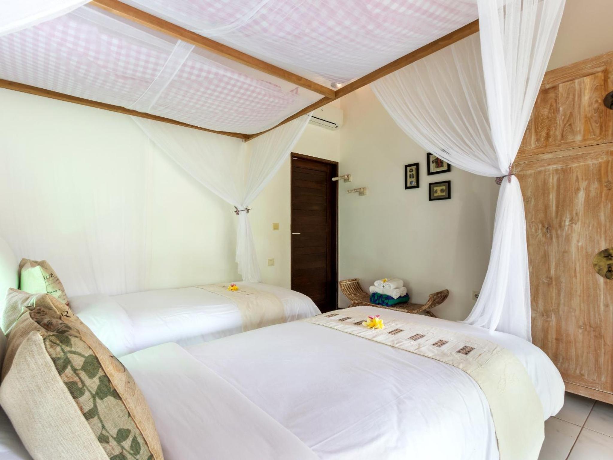 Villa Candi Kecil Tujuh by Villa Finder