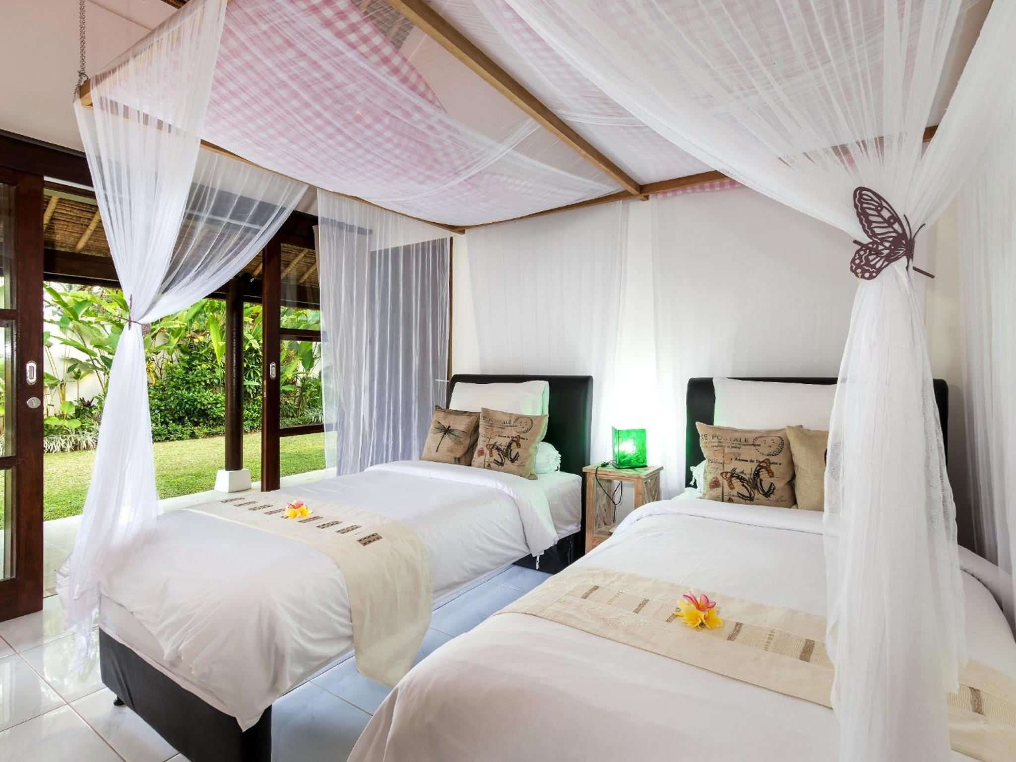 Villa Candi Kecil Tujuh by Villa Finder