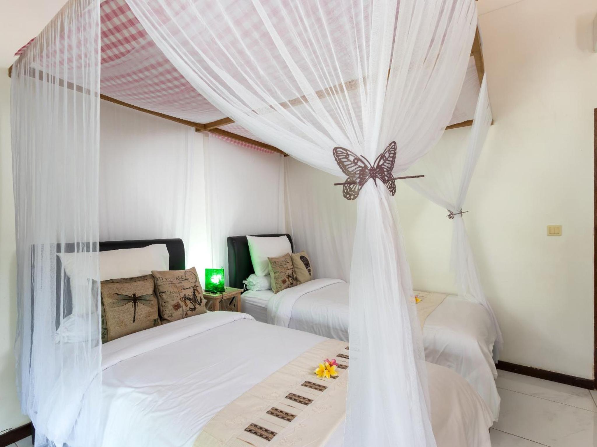 Villa Candi Kecil Tujuh by Villa Finder