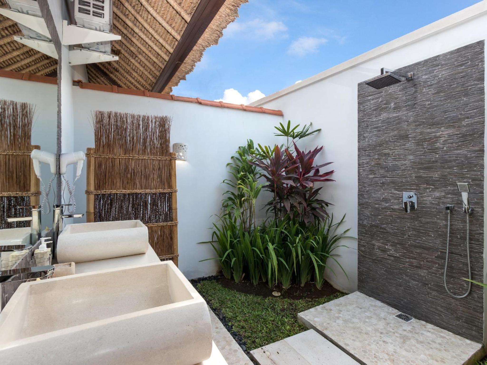 Villa Candi Kecil Tujuh by Villa Finder