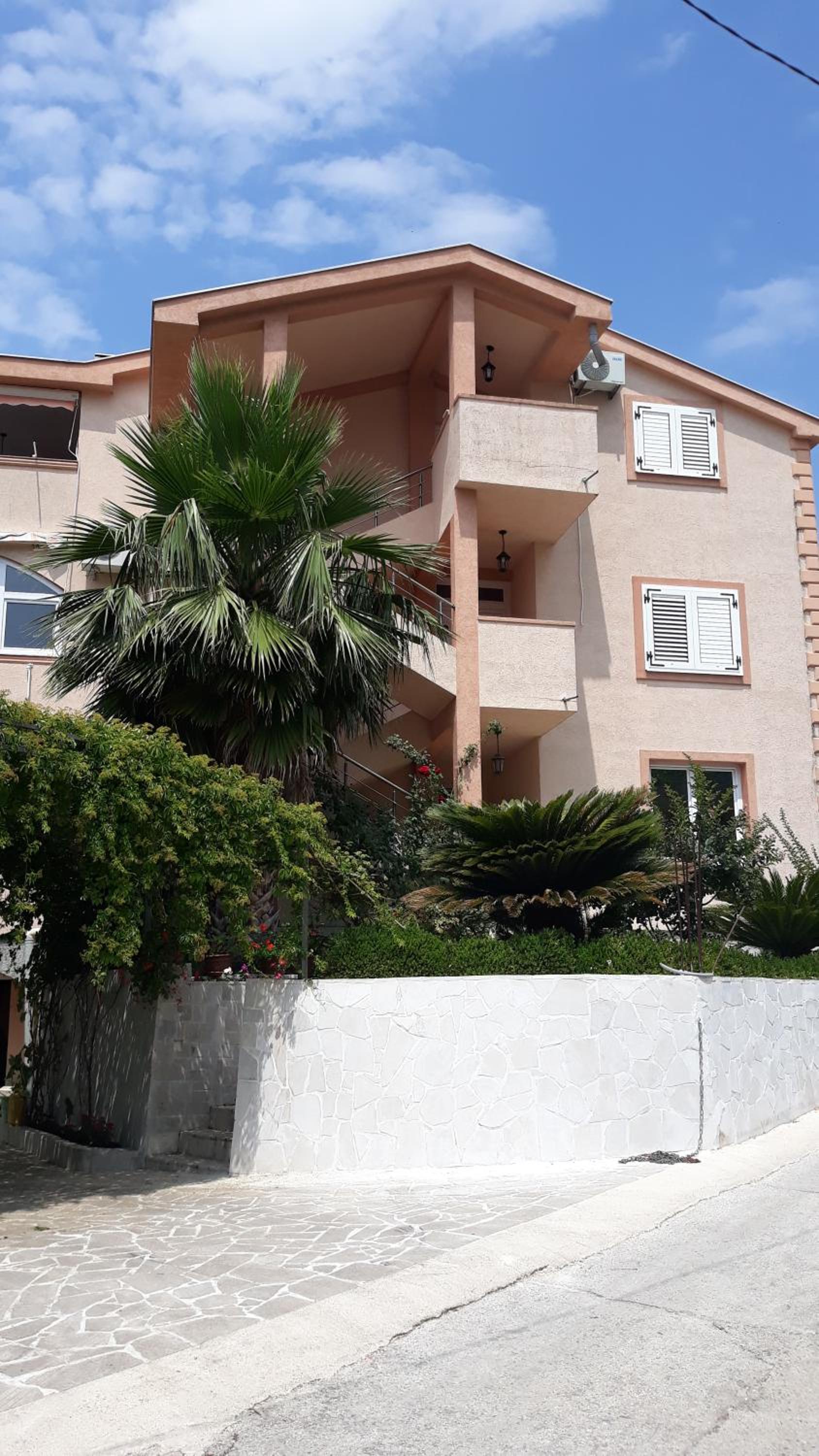 Hotel Apartmani Tanja - Image 1