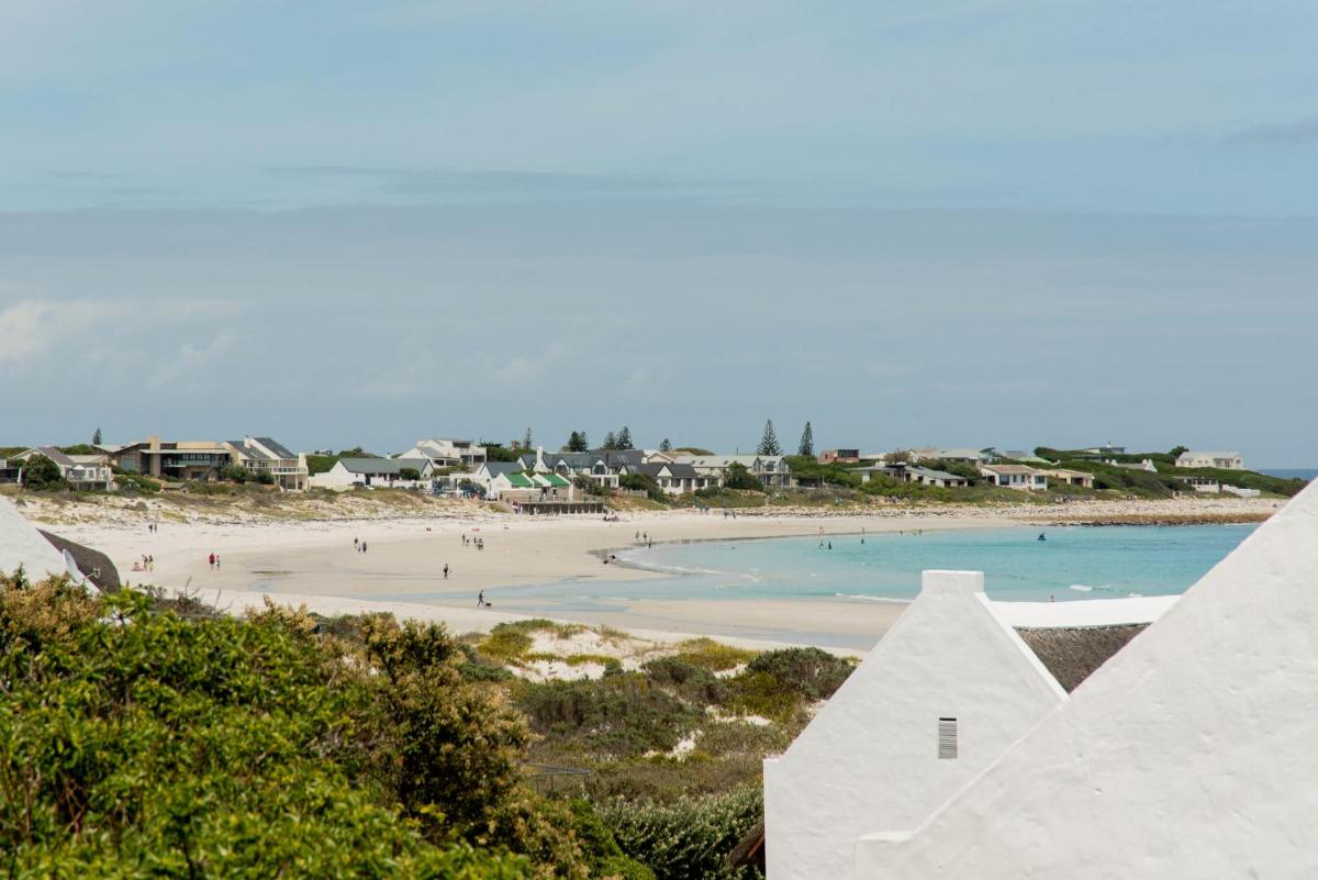 Moana Bay