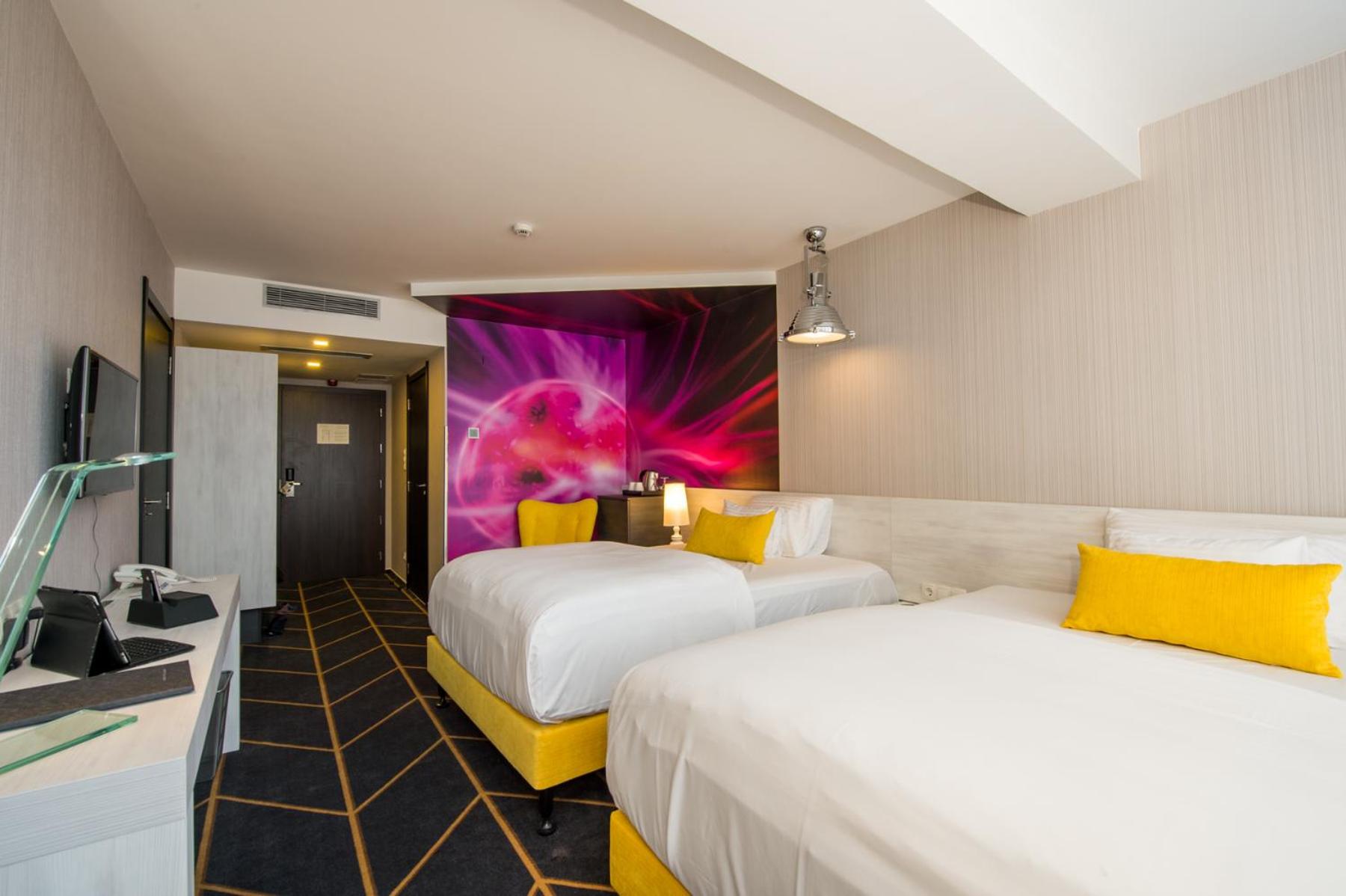 Science Hotel - Image 2
