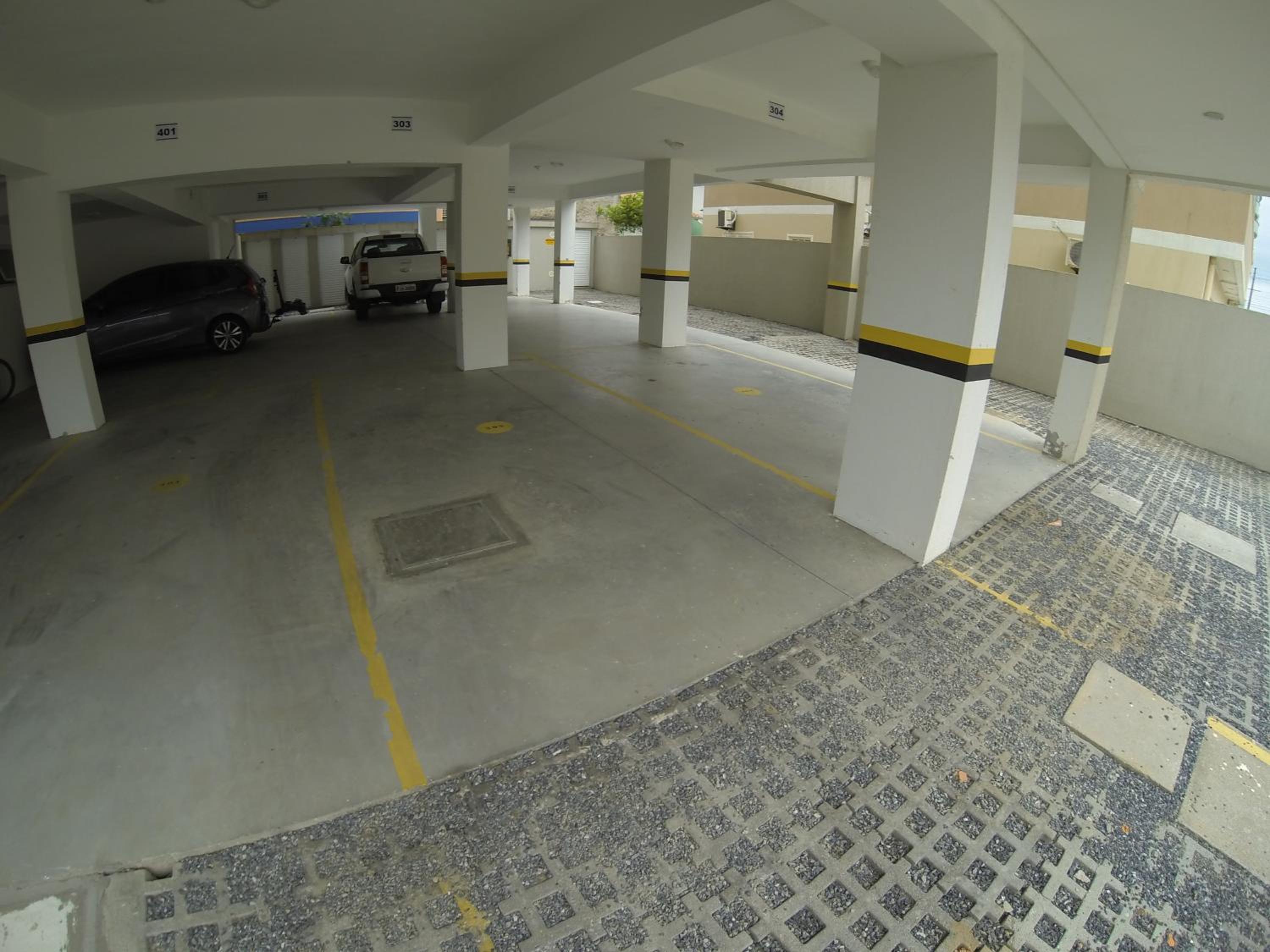 Ed Mônaco, 150 metros da praia de Bombas