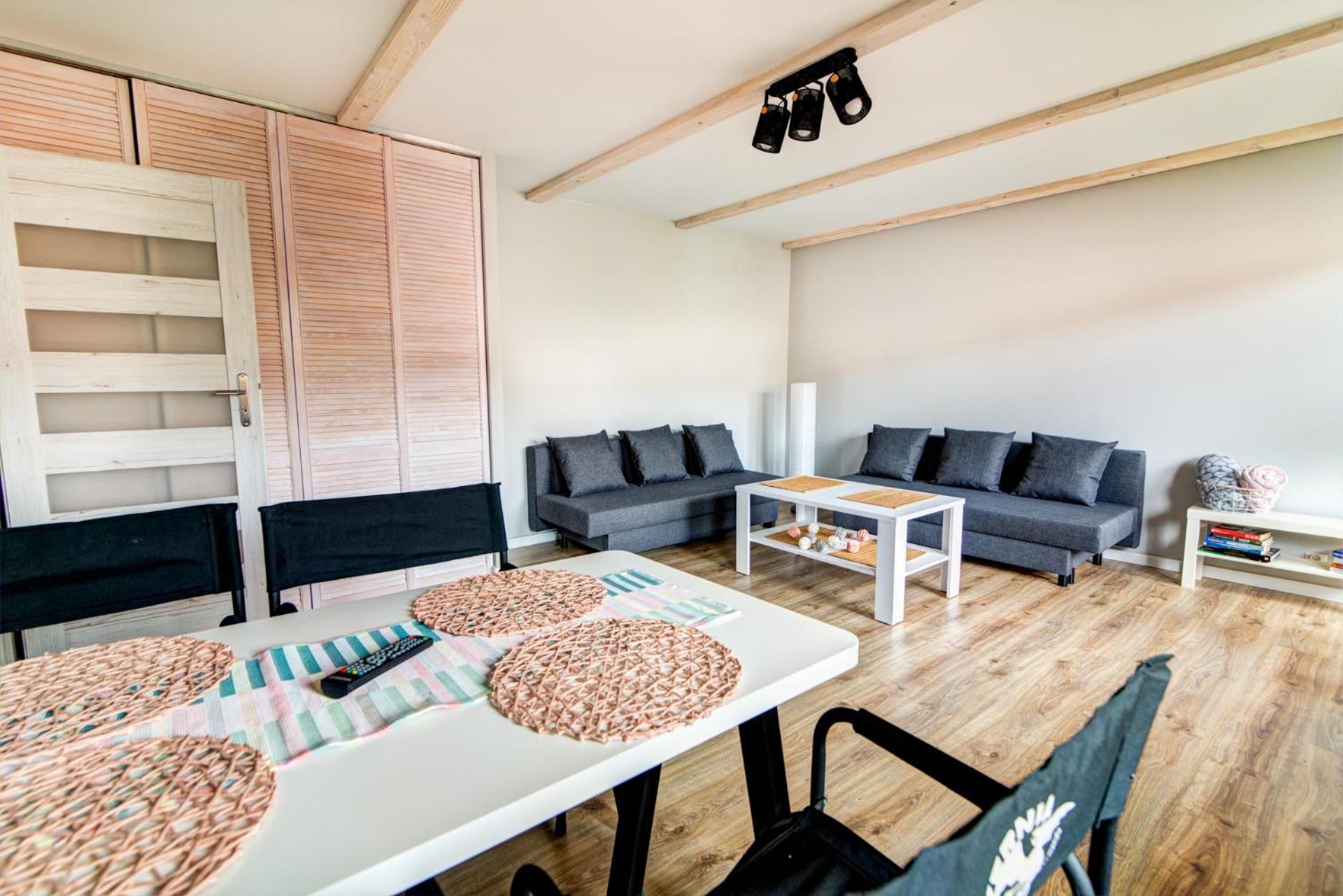Apartament Halinka salon, sypialnia, kuchnia, balkon Powierzchnia 50m view 3