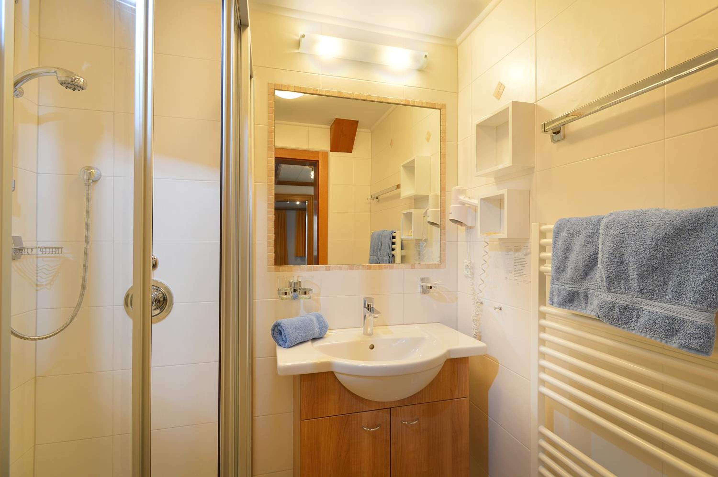 Pension Hinterholzer Apartments und Zimmer