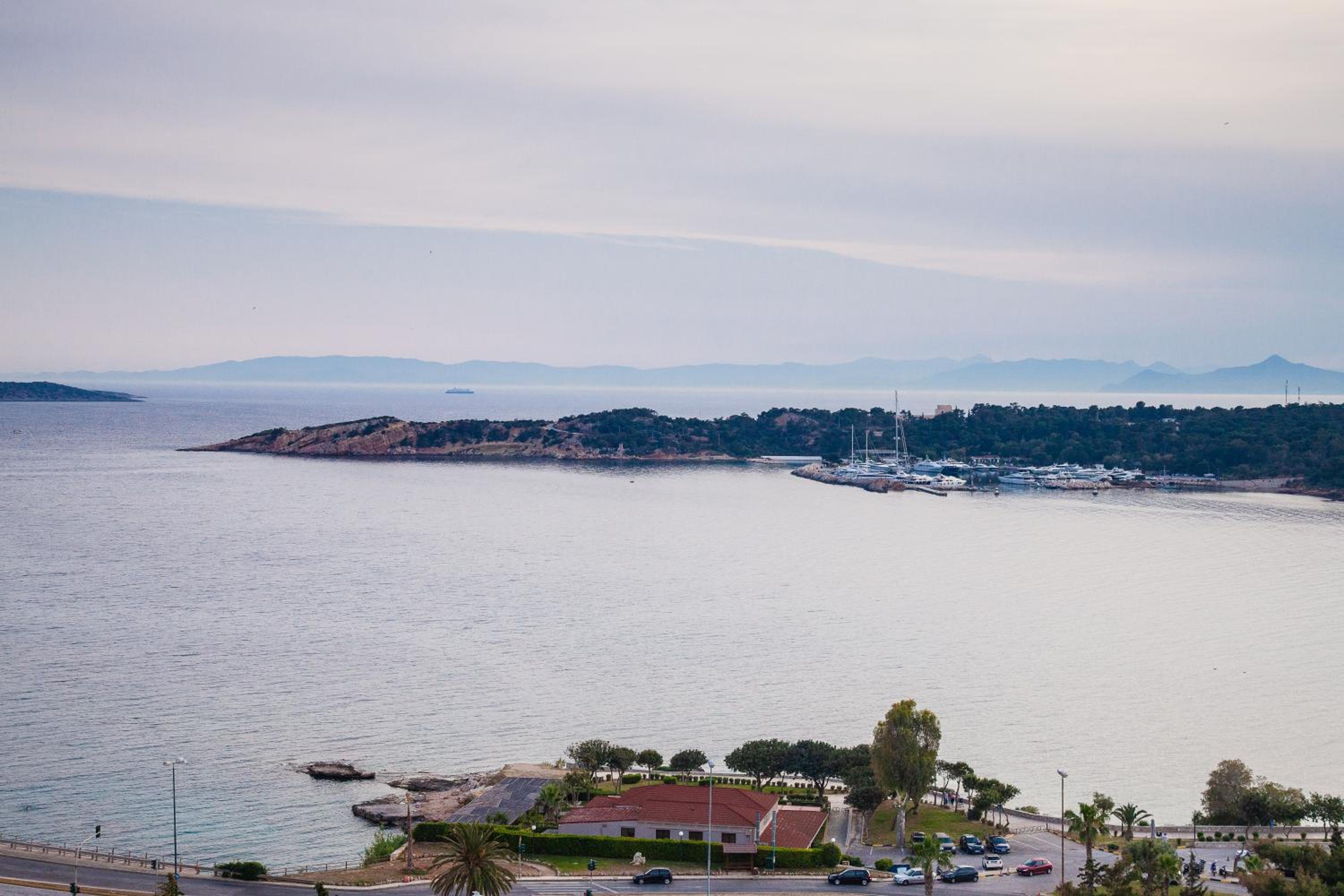 Sweet Suite Flora in Vouliagmeni