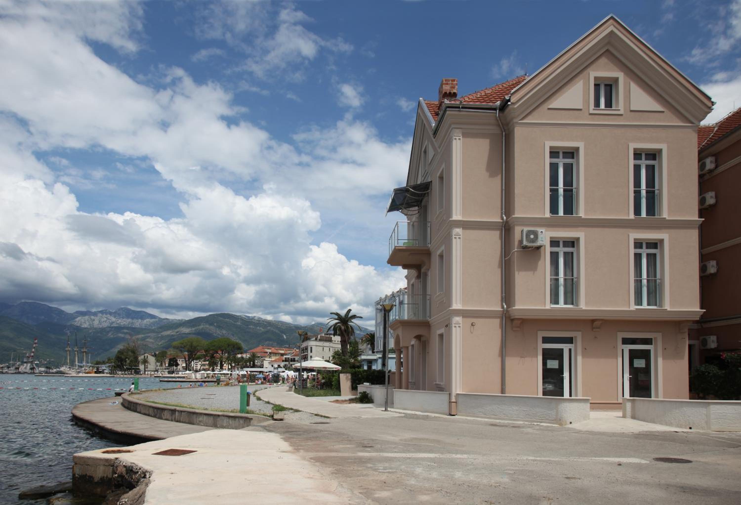 Photo 46