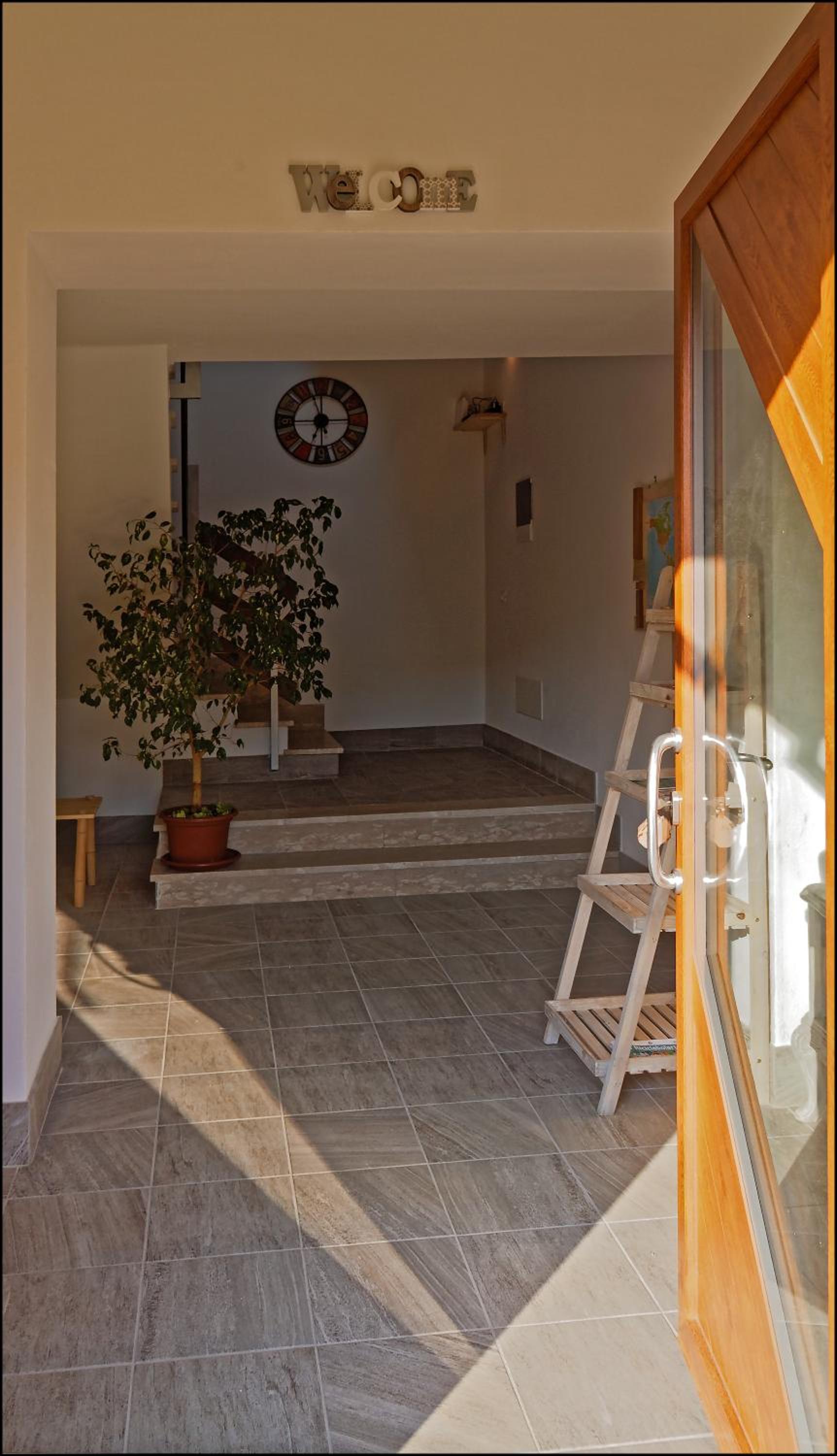 Photo 48