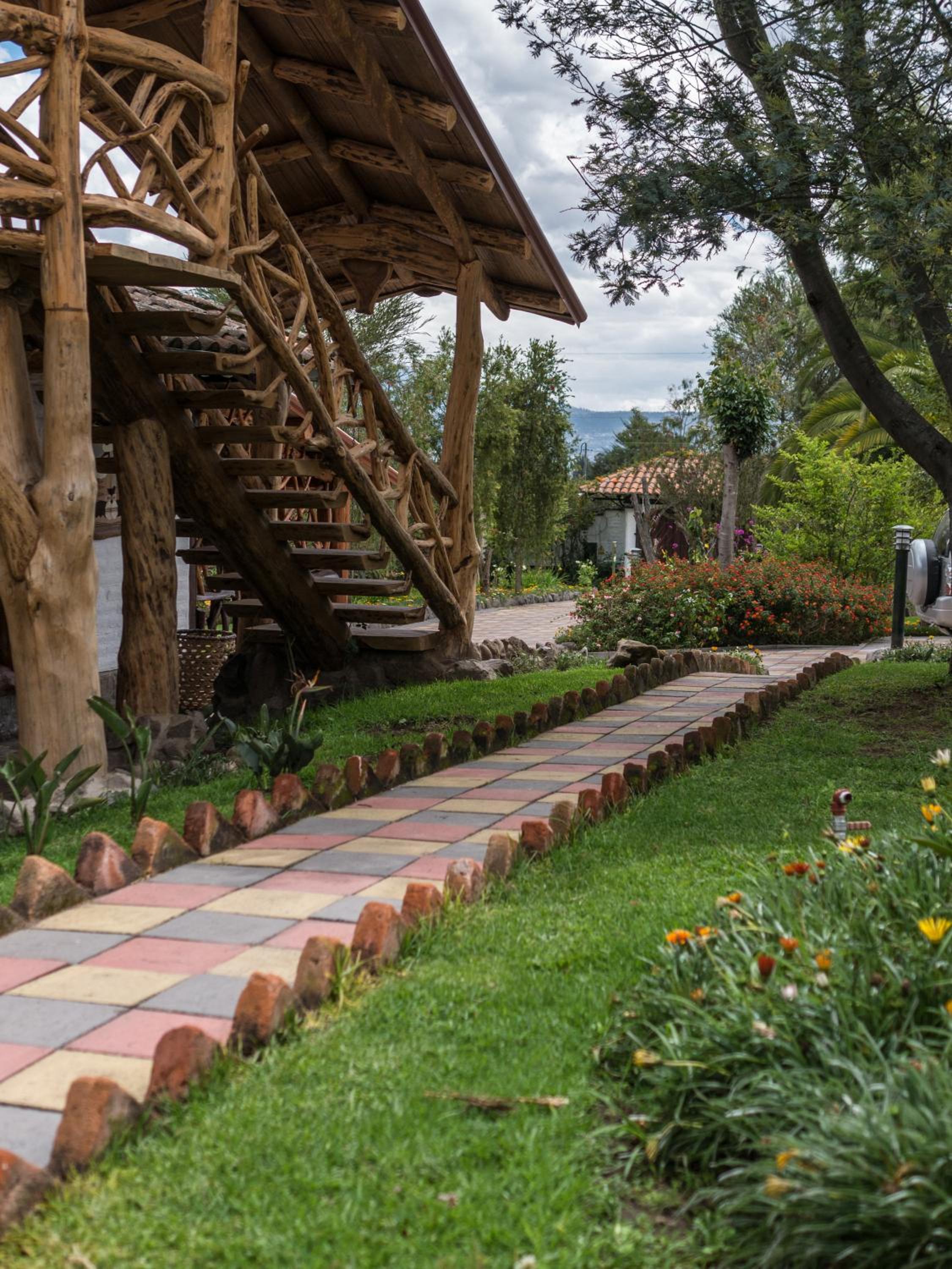 Zaysant Ecolodge