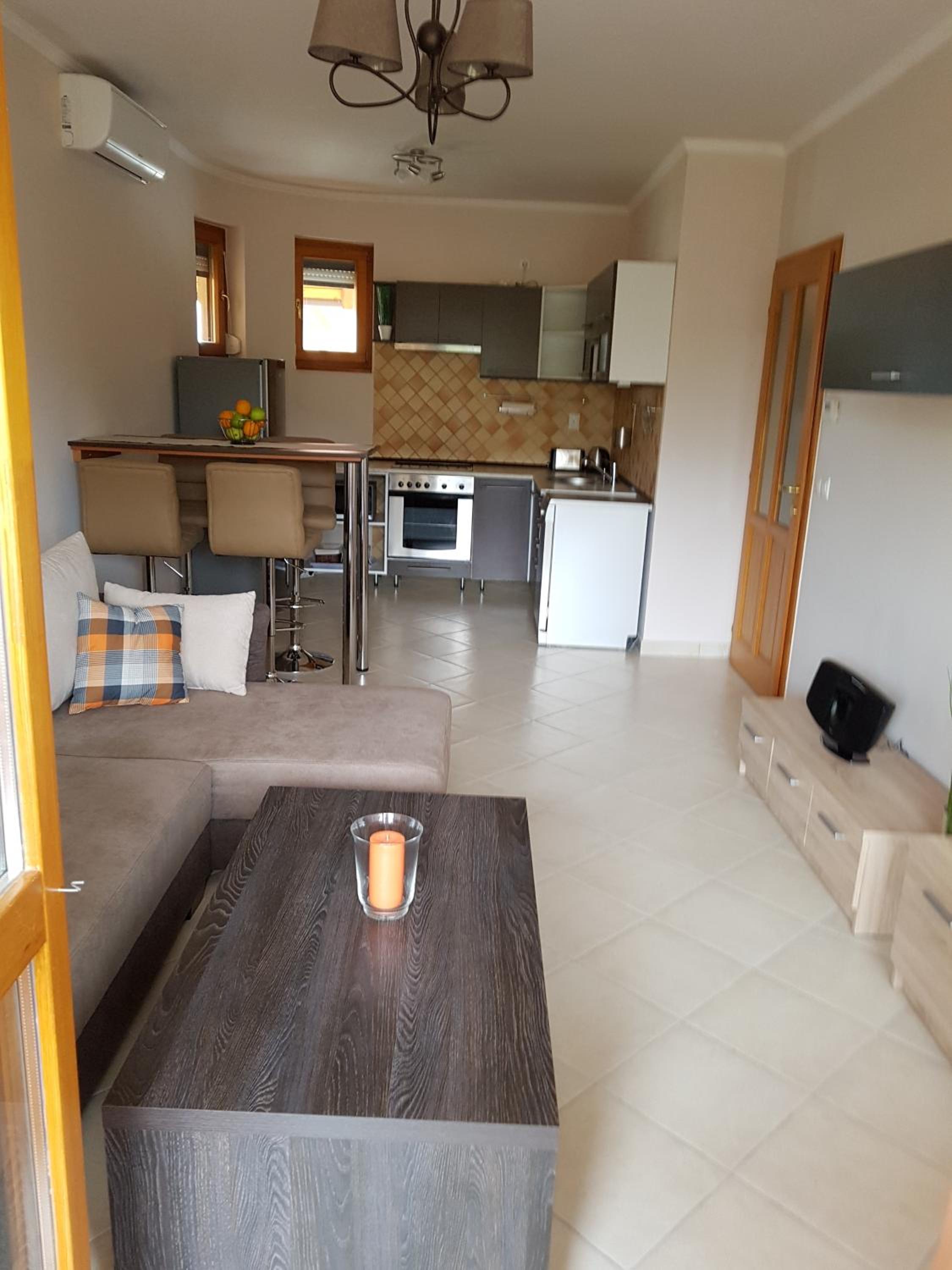 Napsugár Apartman view 5