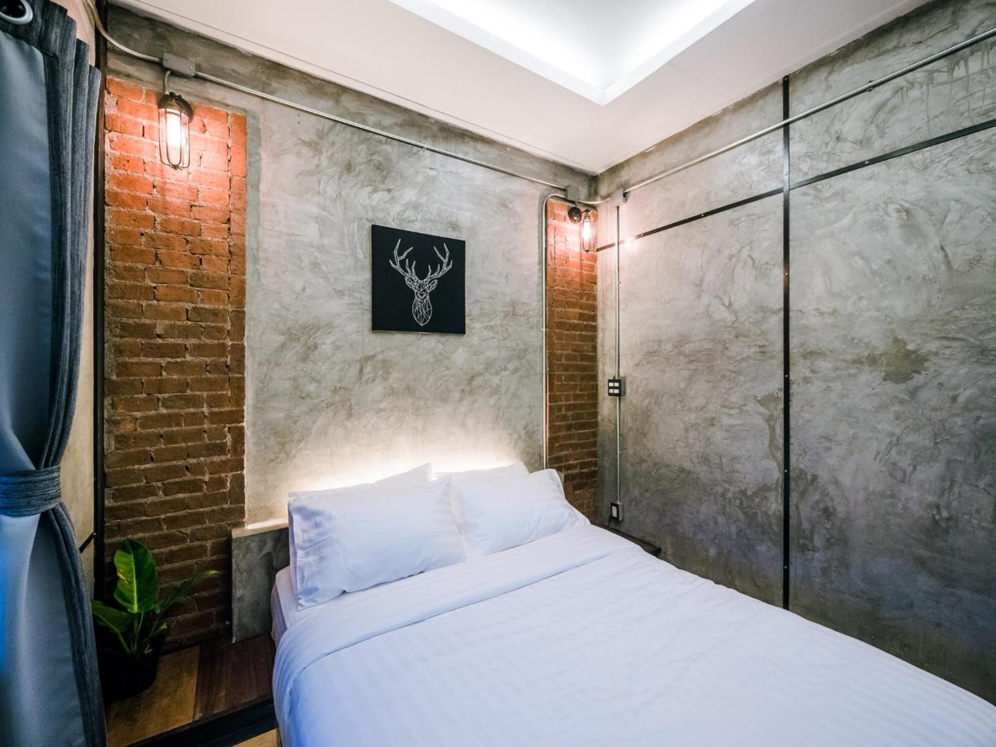 Zeds Hostel Bangkok