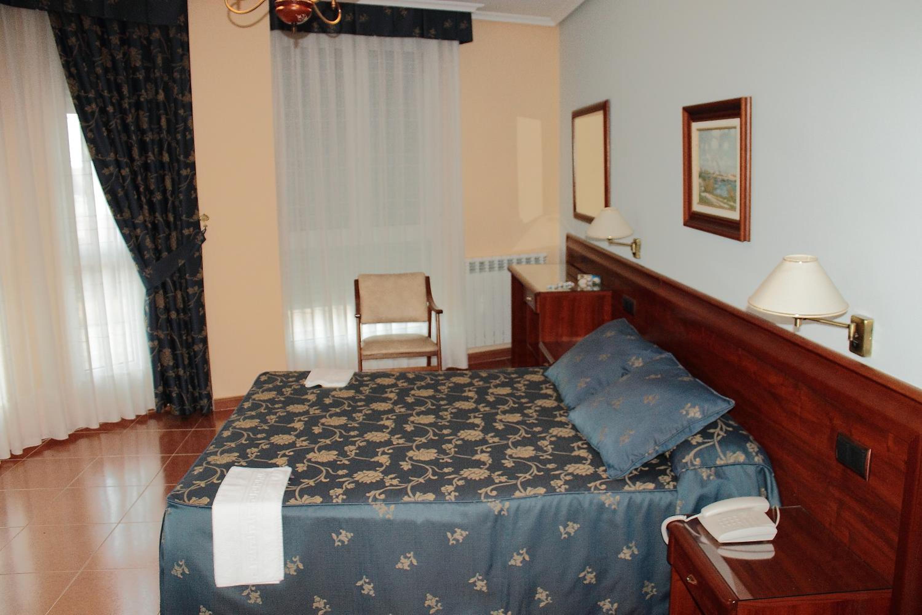 Hostal Castilla view 3