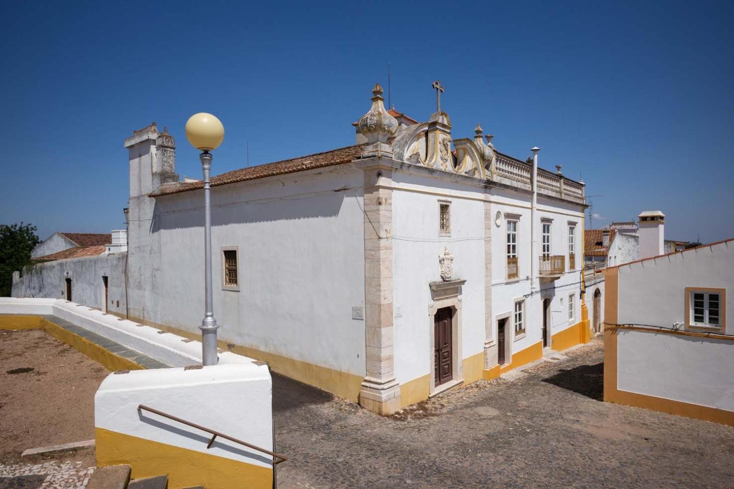 Hotel Apartamento 1 - Fundação de Veiros - Image 1