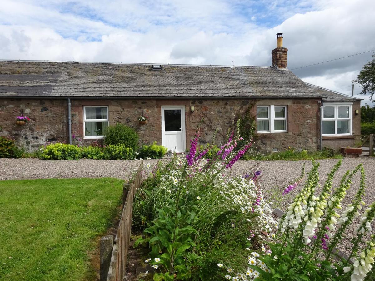Hotel Incheoch Farm Cottage - Image 1
