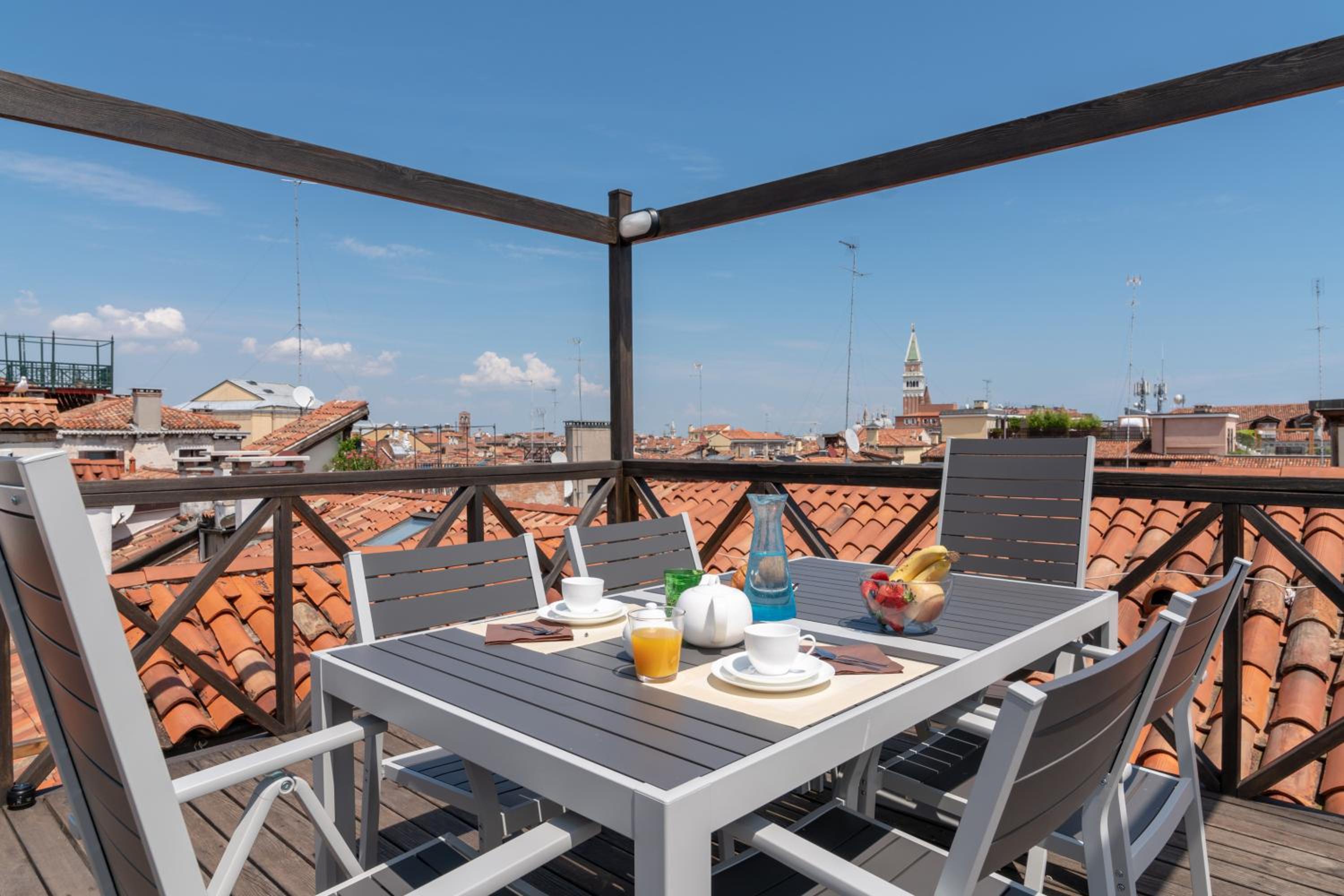 Poli Grappa Suite