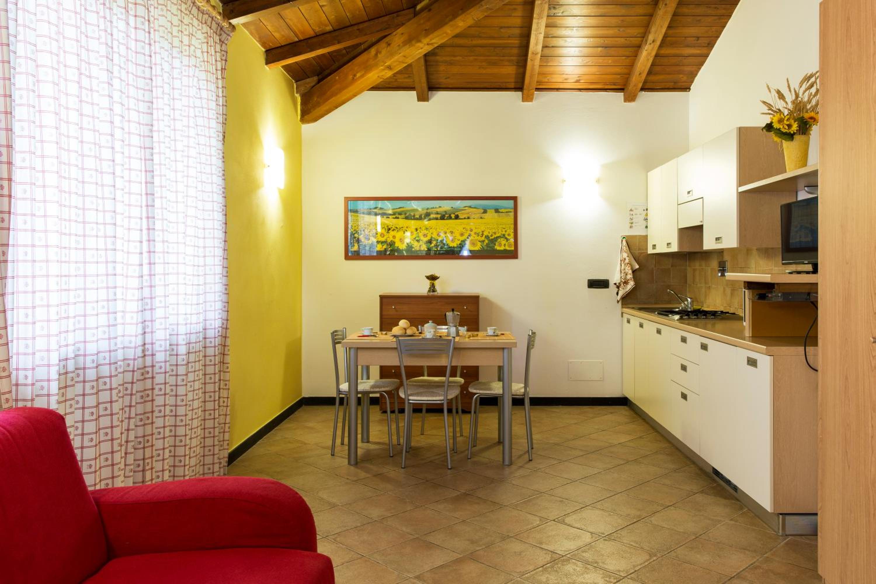 Appartamenti Residence Montebello, relax con giardino e piscina