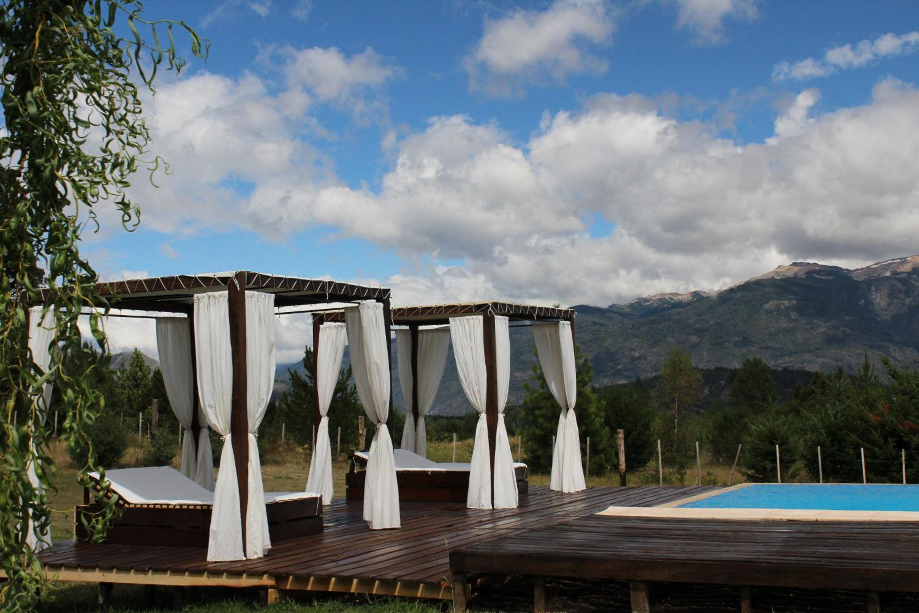 Las Nubes Piscina interior y exterior
