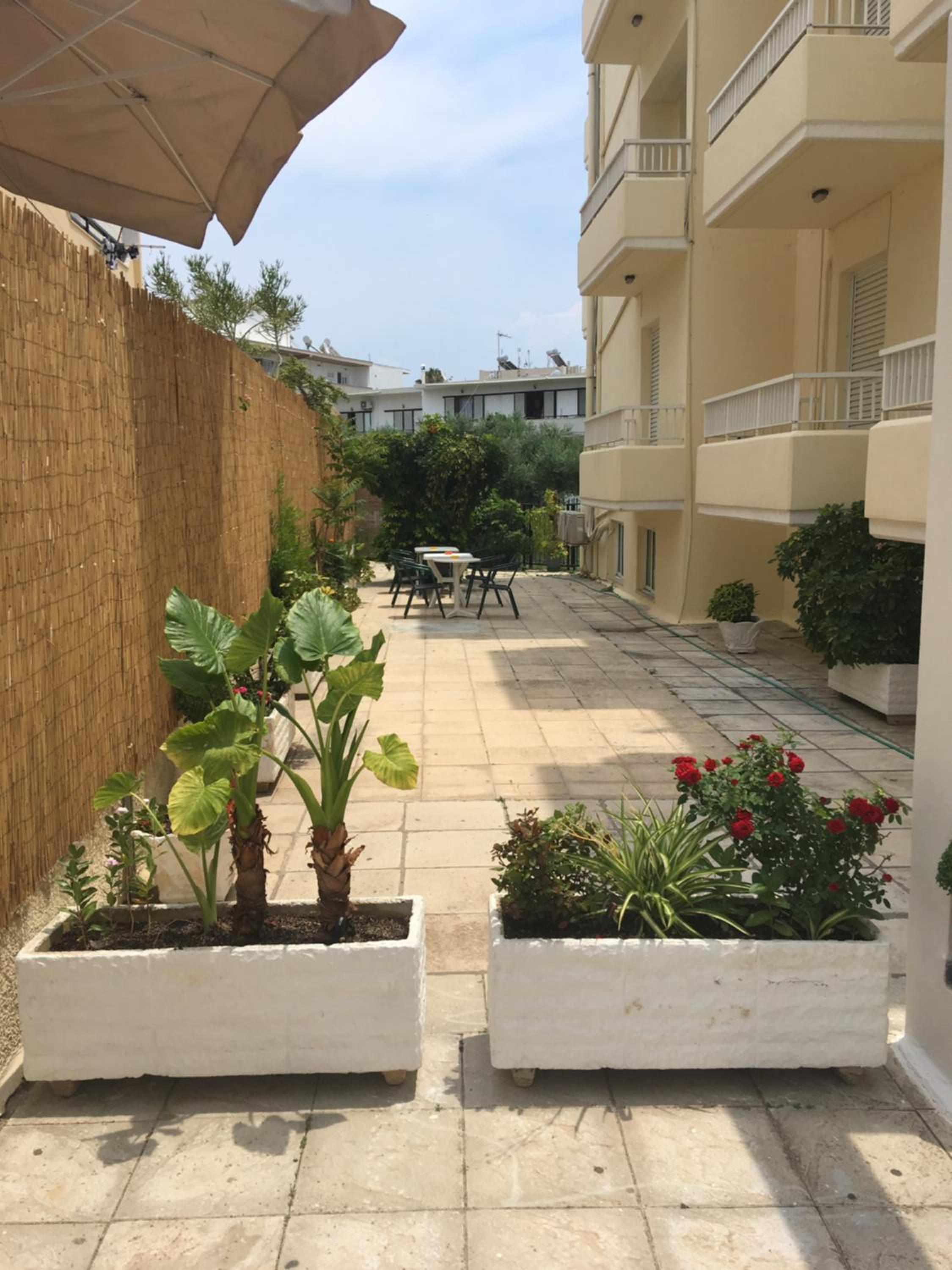 Manias Apartments
