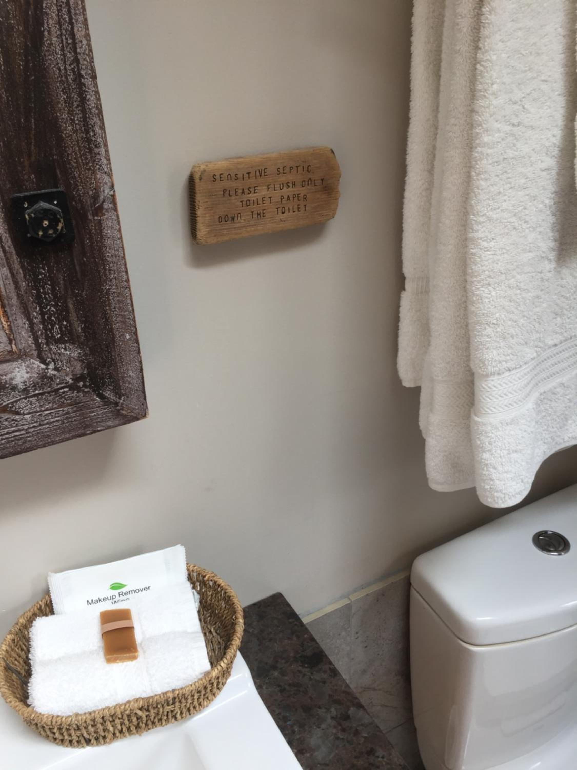 Tofino Vacations - Black Bear Guesthouse - Property Image 2