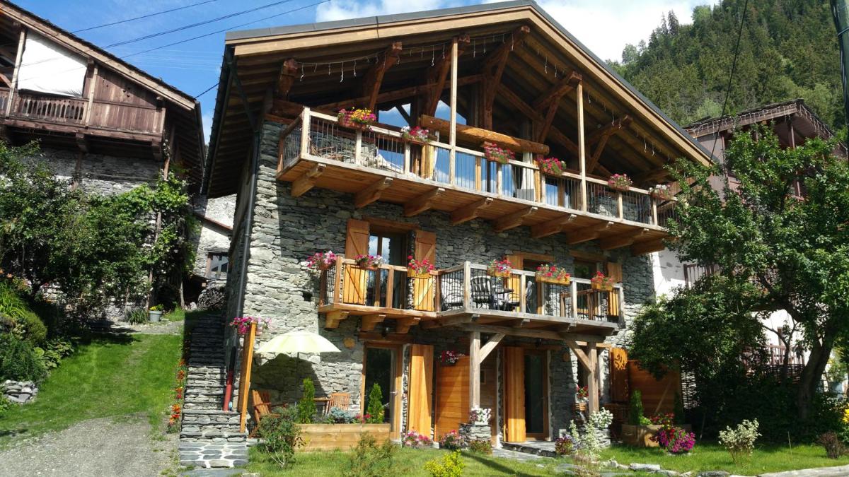 Chalet ZenArcs view 4