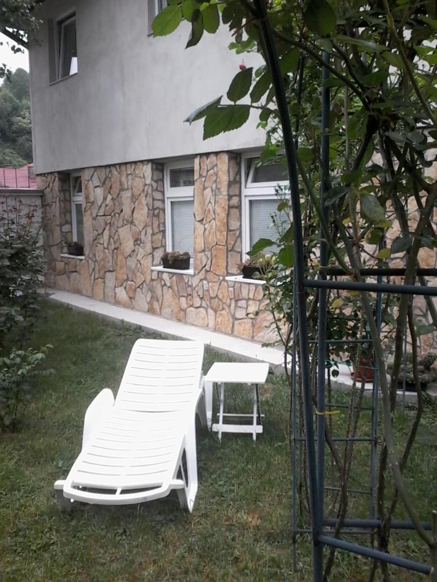 Modern&Cozy Bosnian house with GARDEN+FREE parking