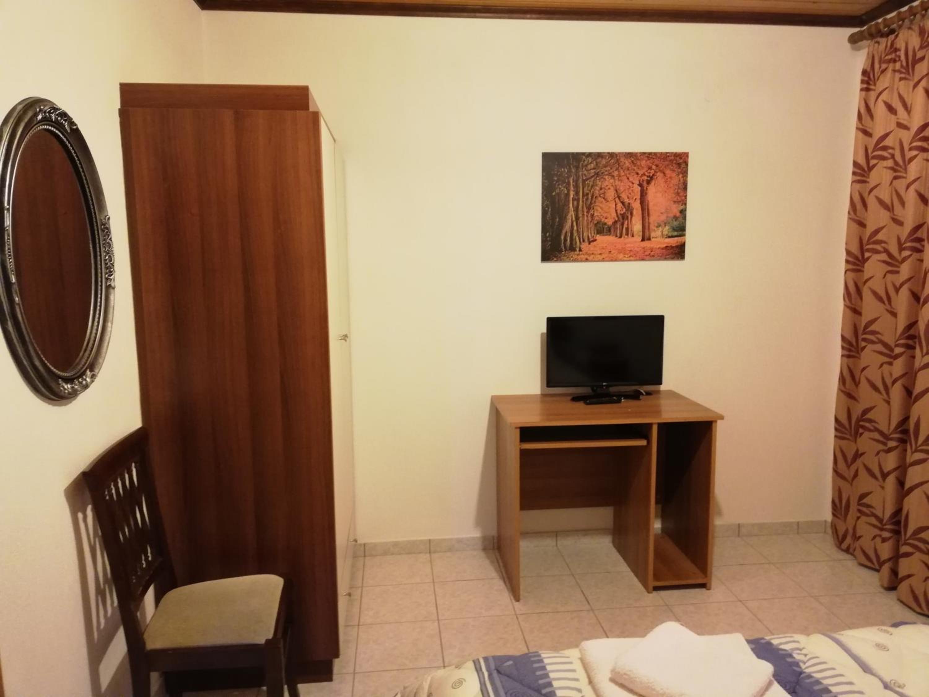 Photo 11