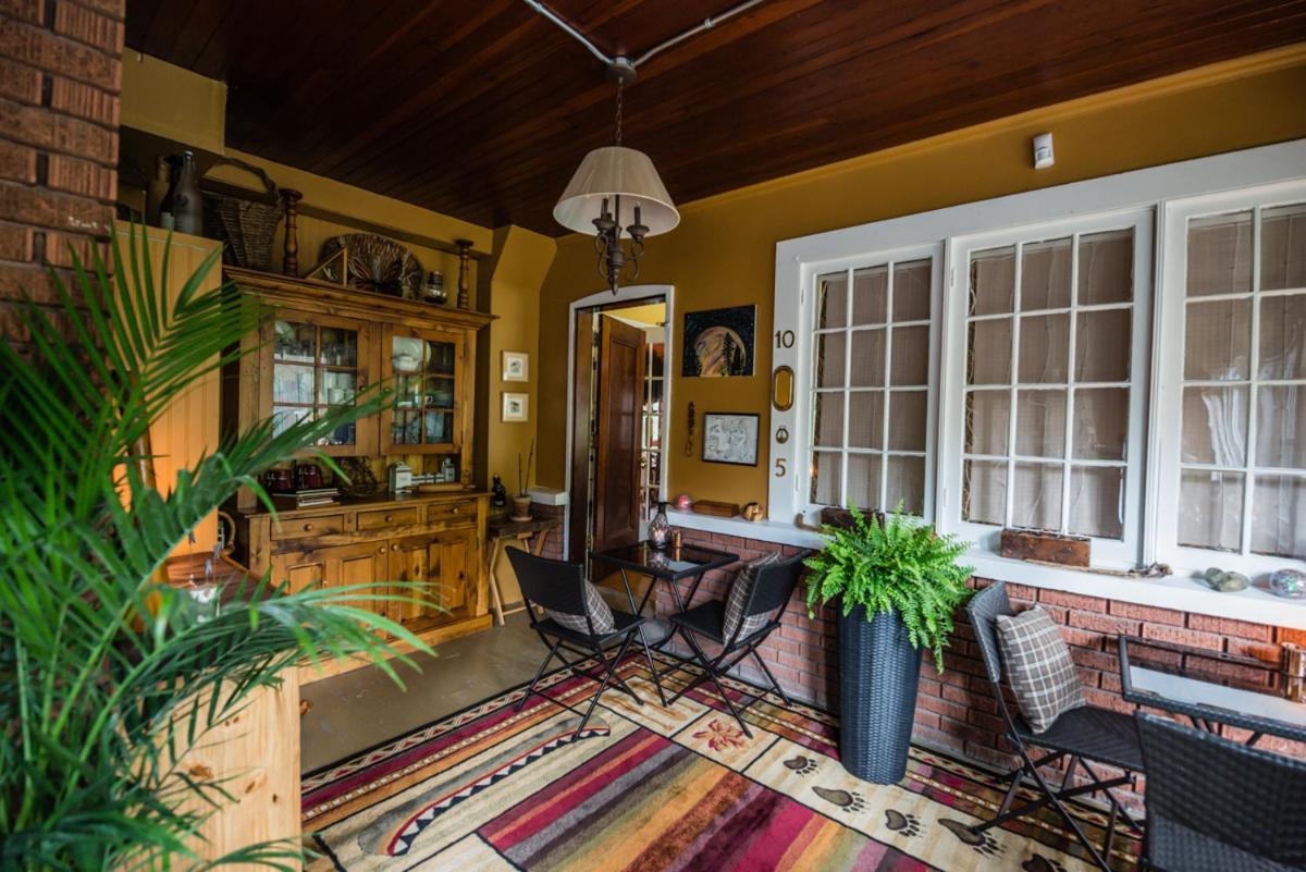 Avonview Manor