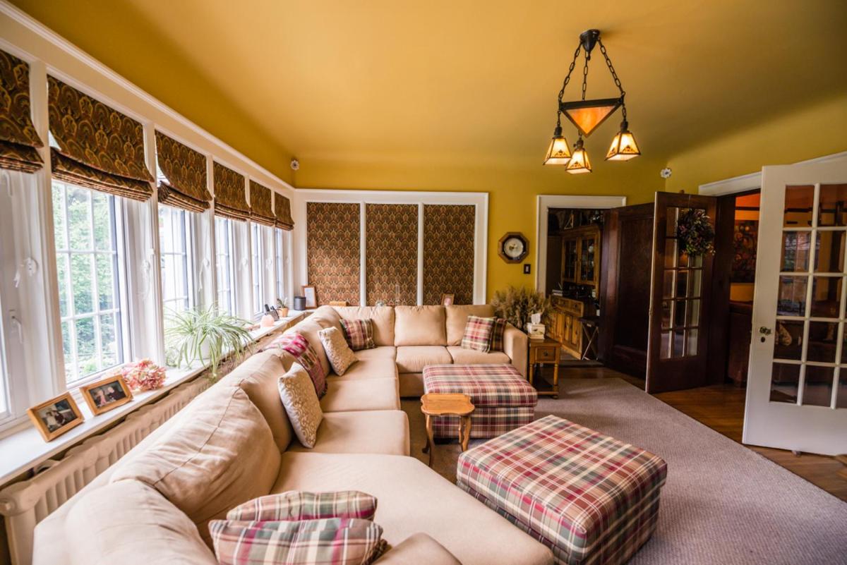 Avonview Manor