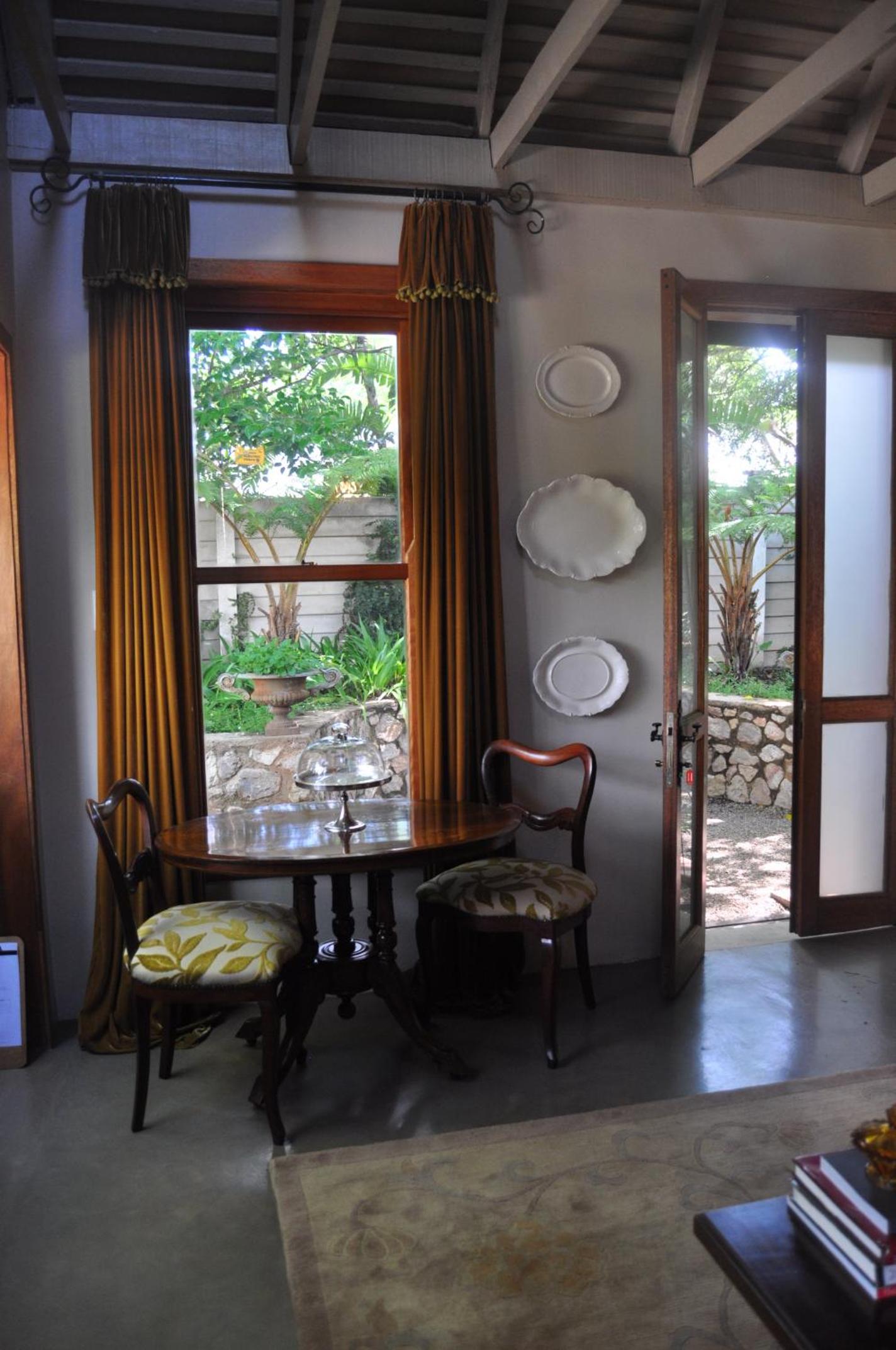 Festina Lente Guesthouse
