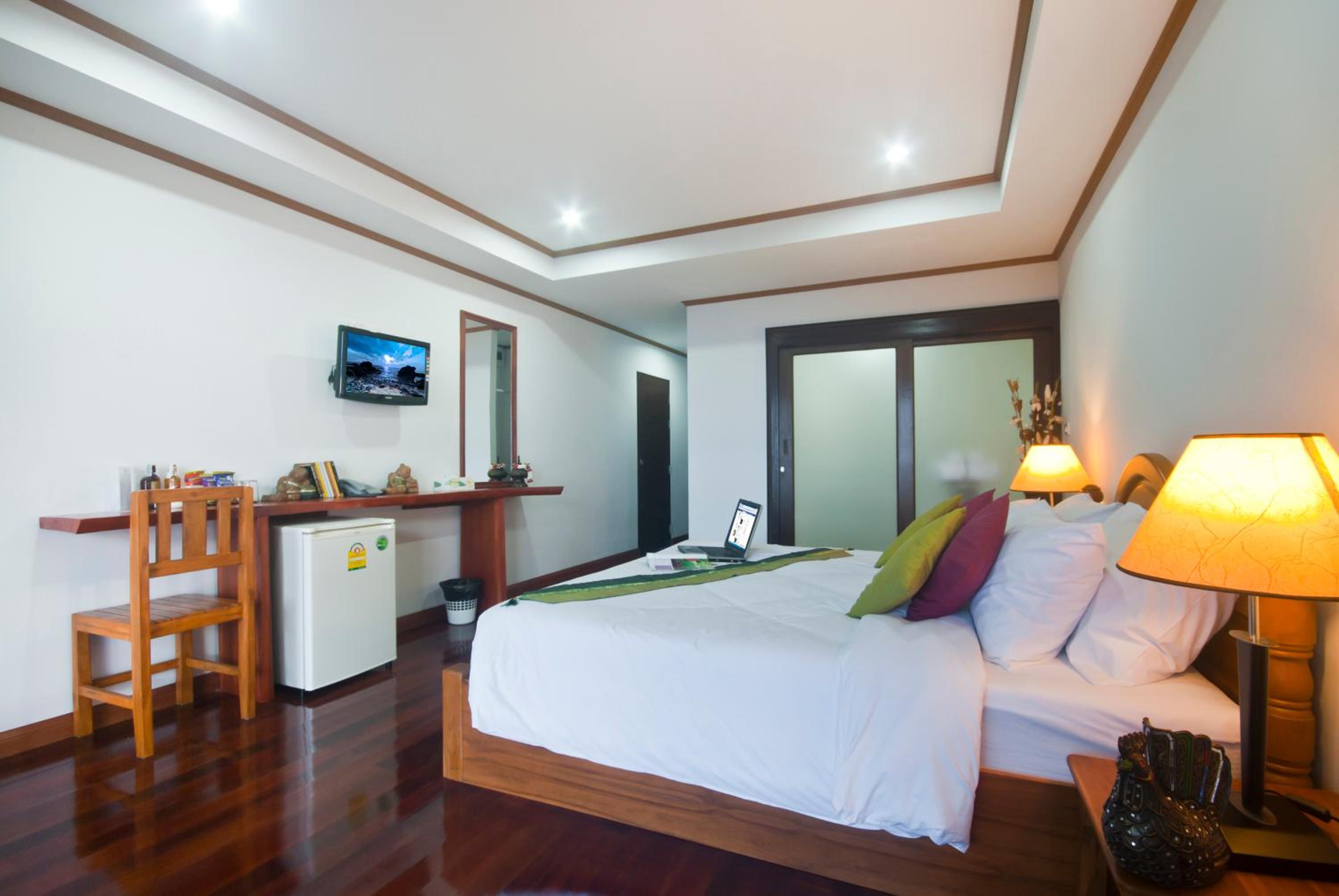 Lipa Bay Resort