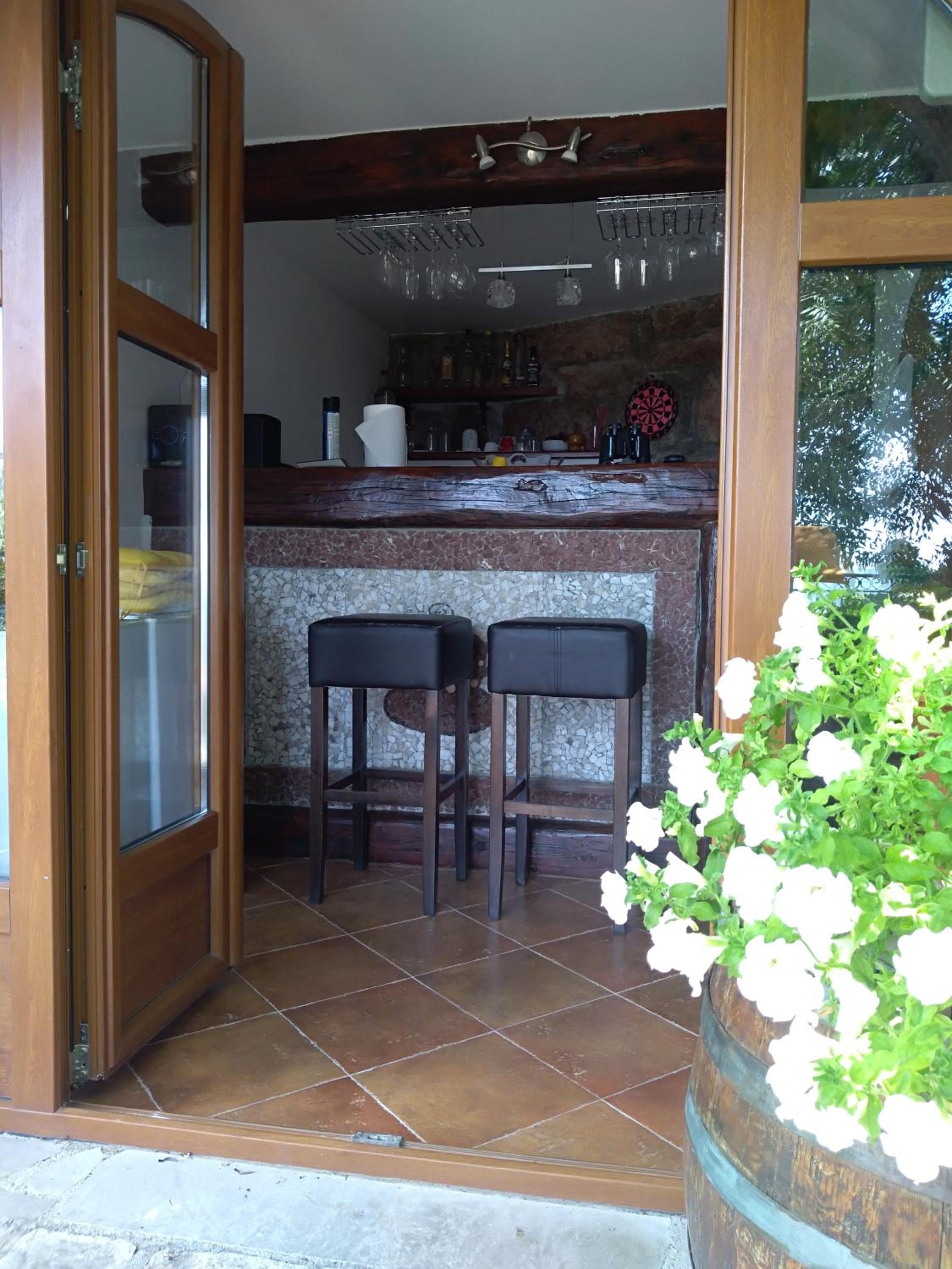 Photo 49