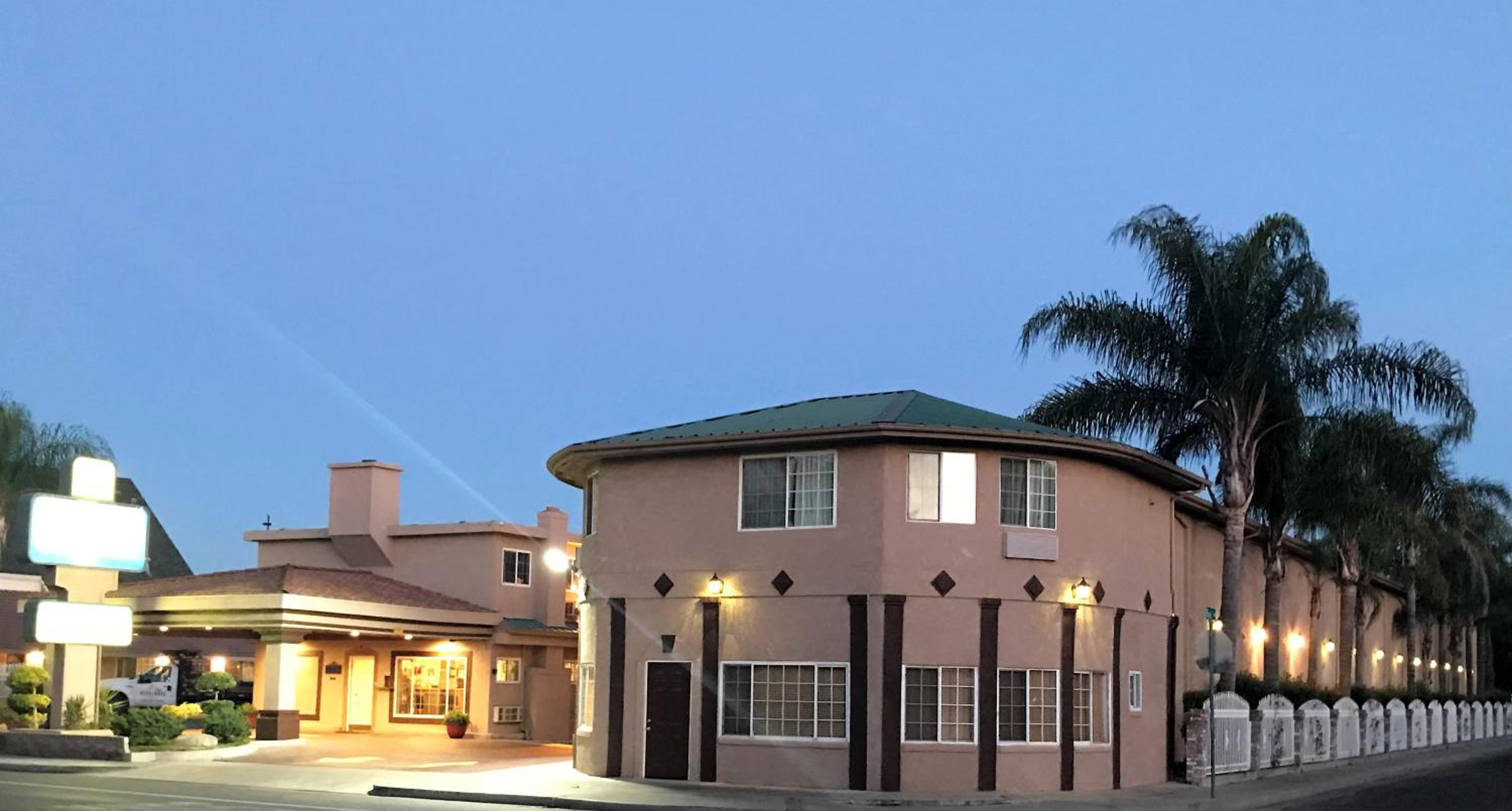 Merced Vacations - Travelodge by Wyndham Merced Yosemite - Property Image 8