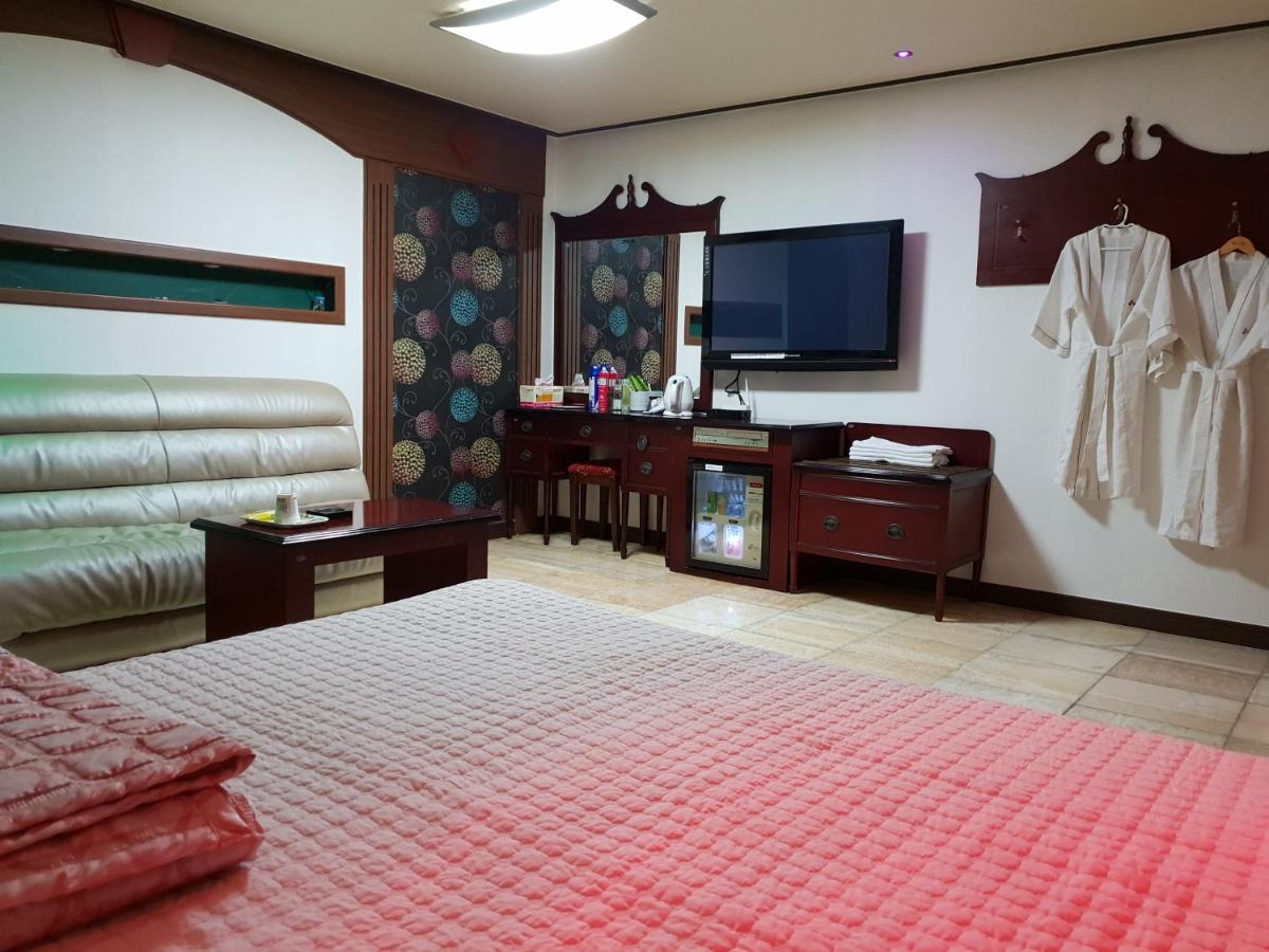Plus Motel