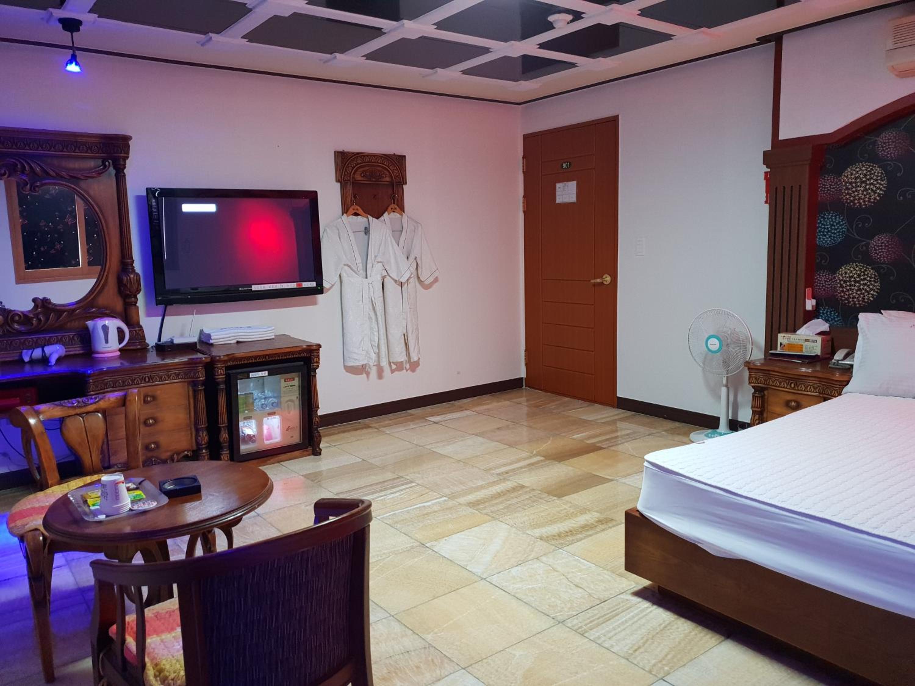 Plus Motel
