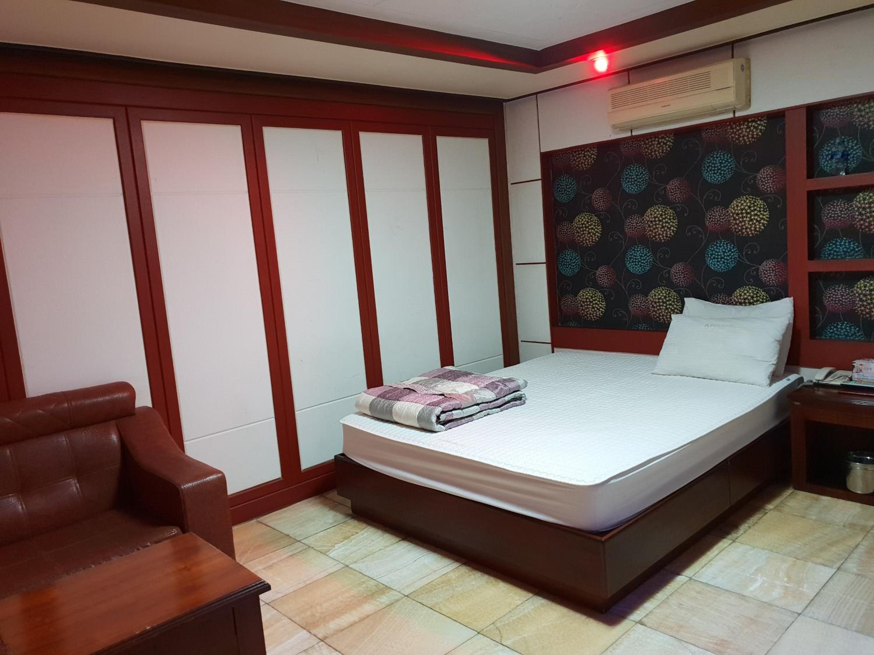 Plus Motel