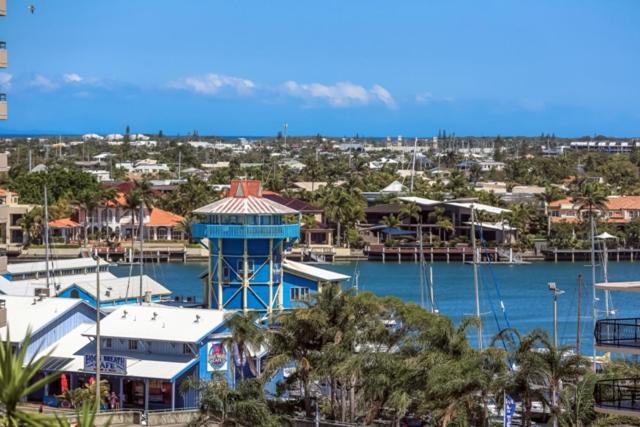 Beachfront Mooloolaba Apartment- 7th Floor in the Landmark Resort