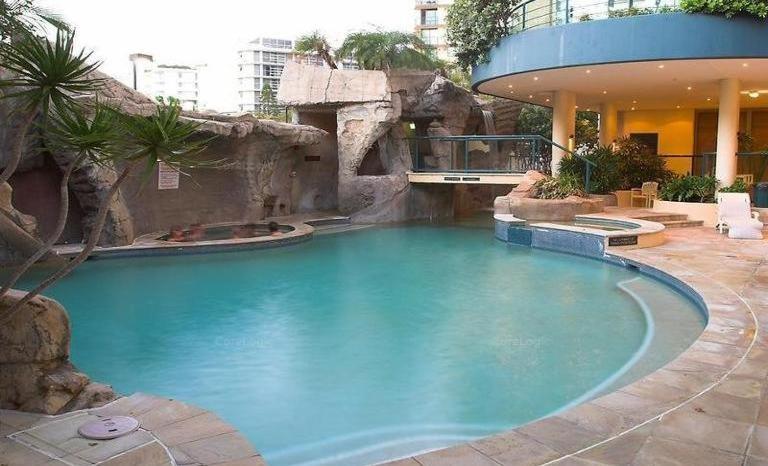 Beachfront Mooloolaba Apartment- 7th Floor in the Landmark Resort