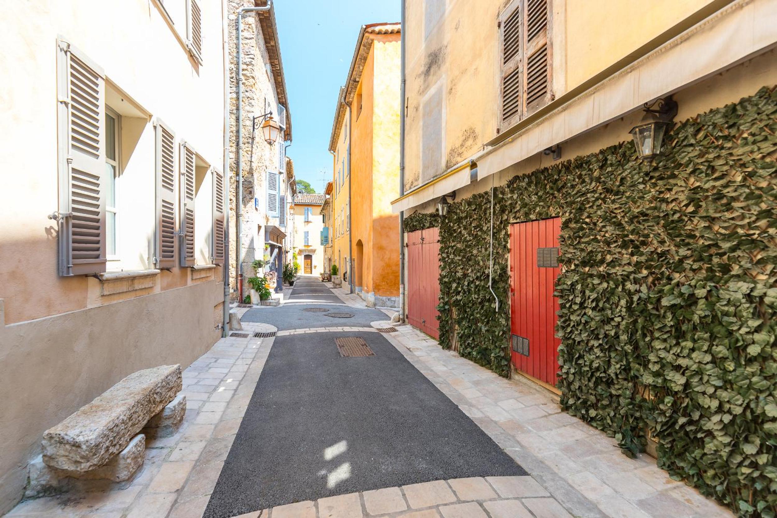 Valbonne Flat