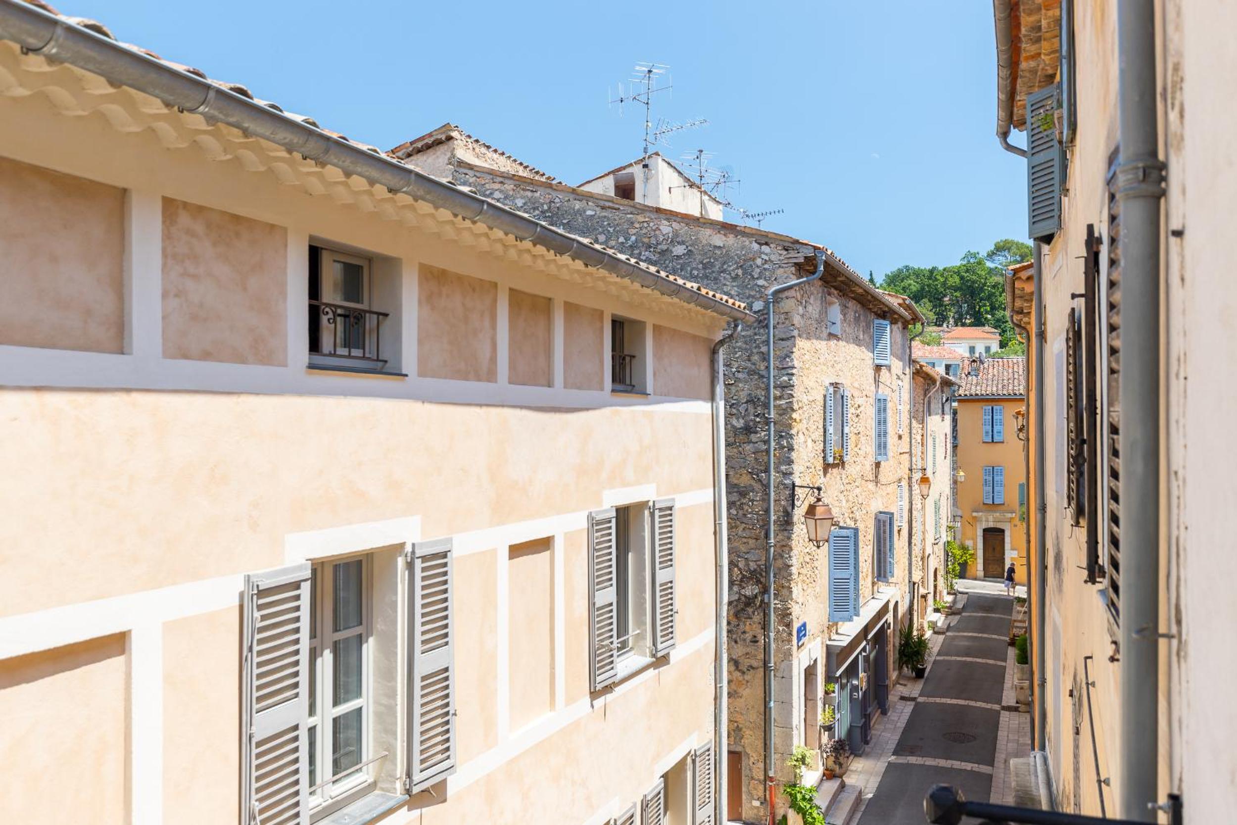 Valbonne Flat